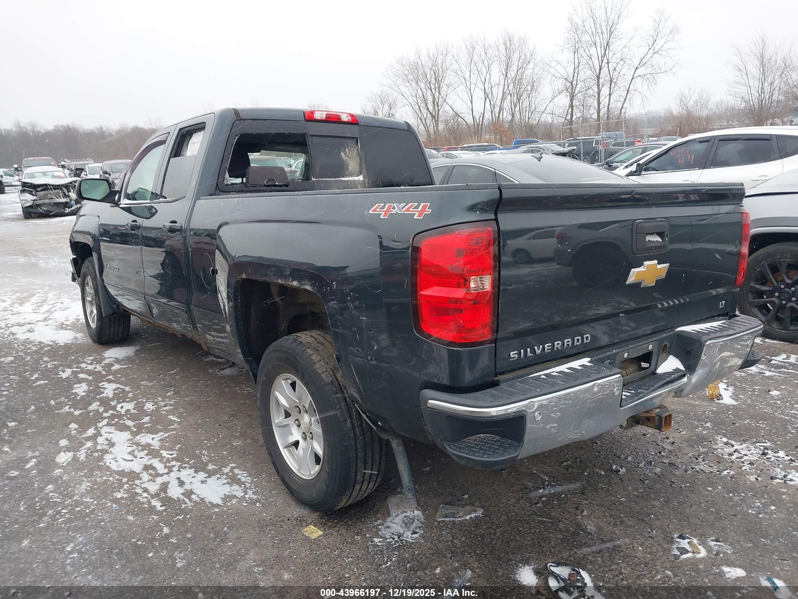 CHEVROLET SILVERADO image 3