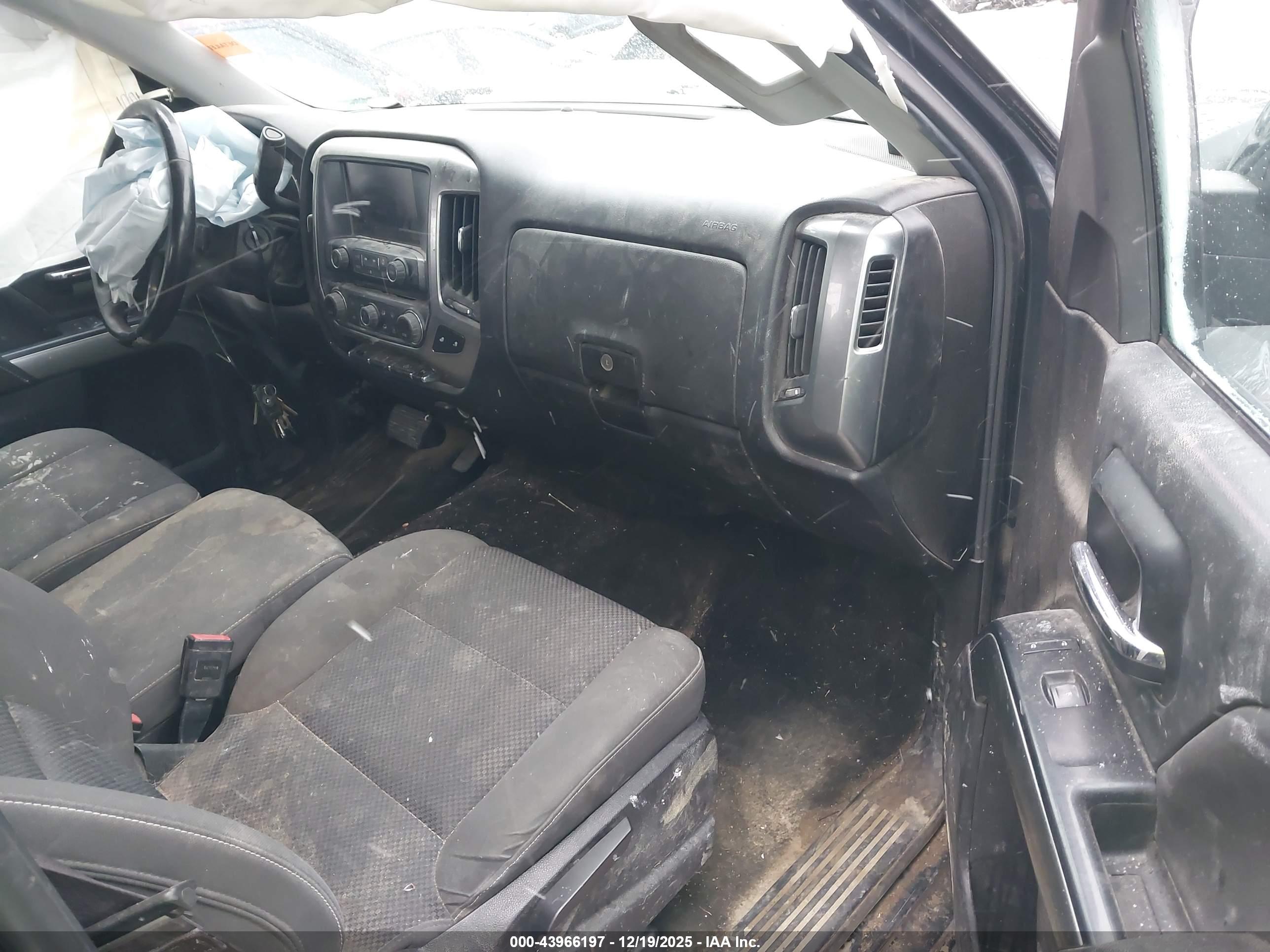 CHEVROLET SILVERADO image 5