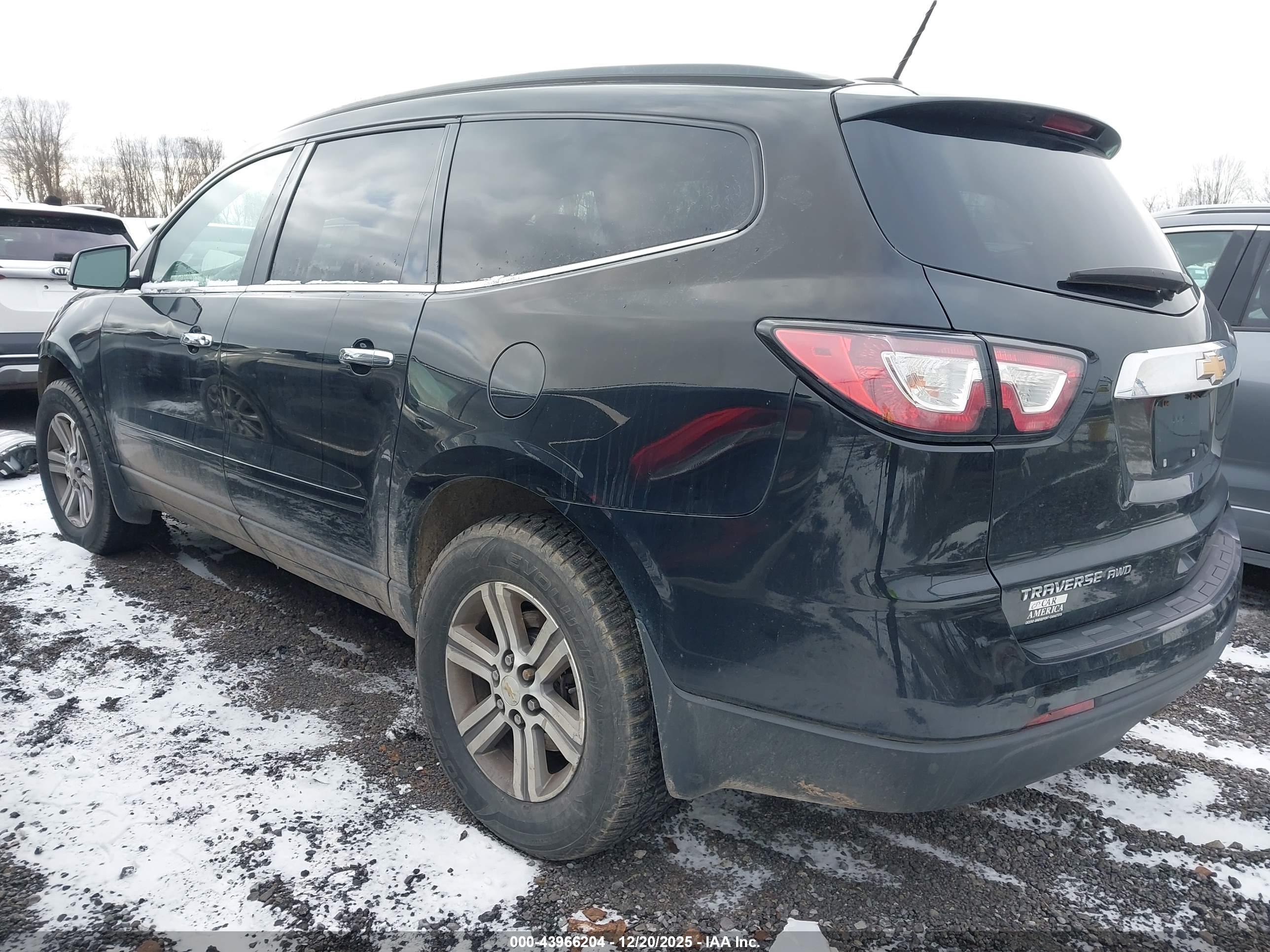 CHEVROLET TRAVERSE image 3