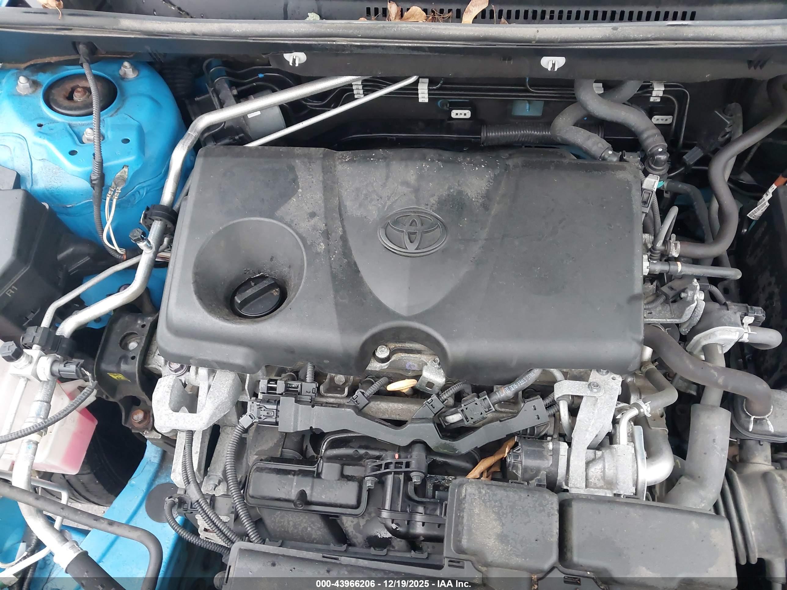 TOYOTA RAV4 image 10
