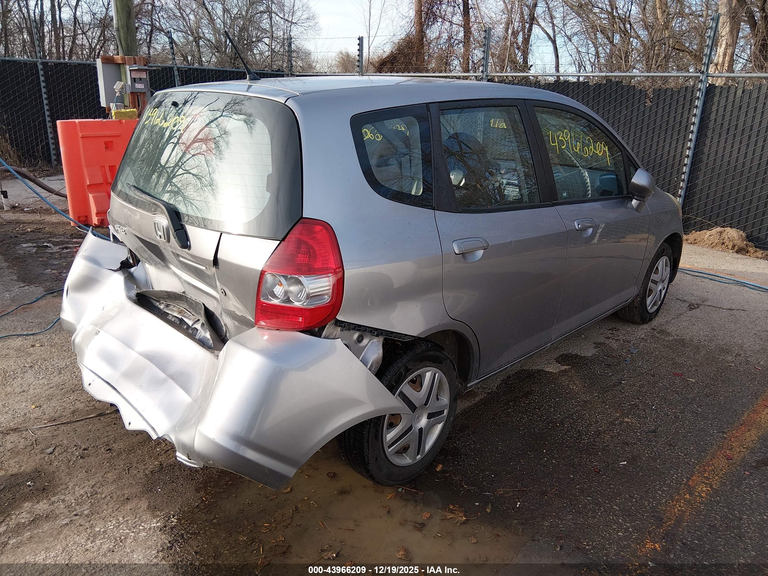 HONDA FIT image 4
