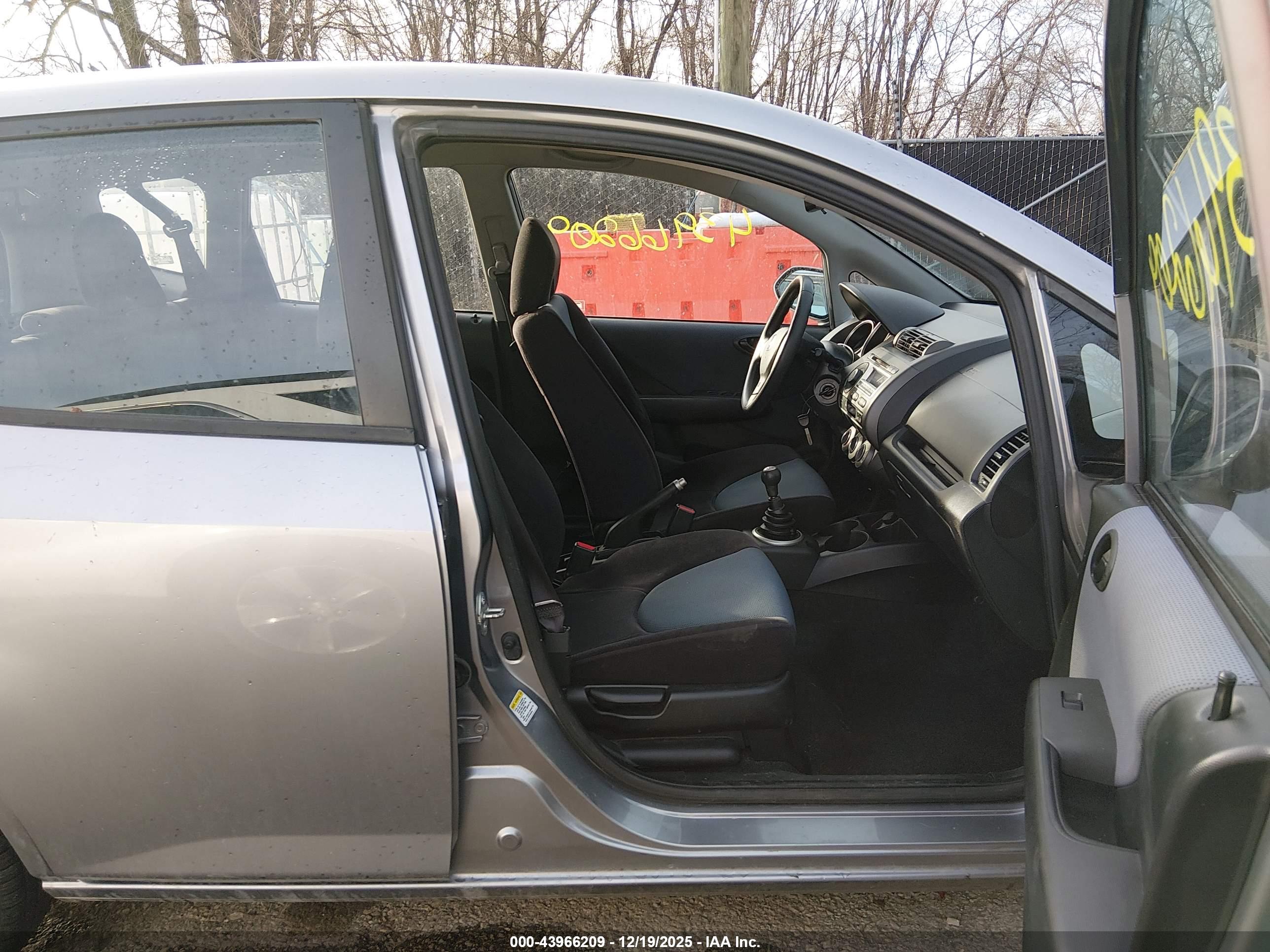 HONDA FIT image 5