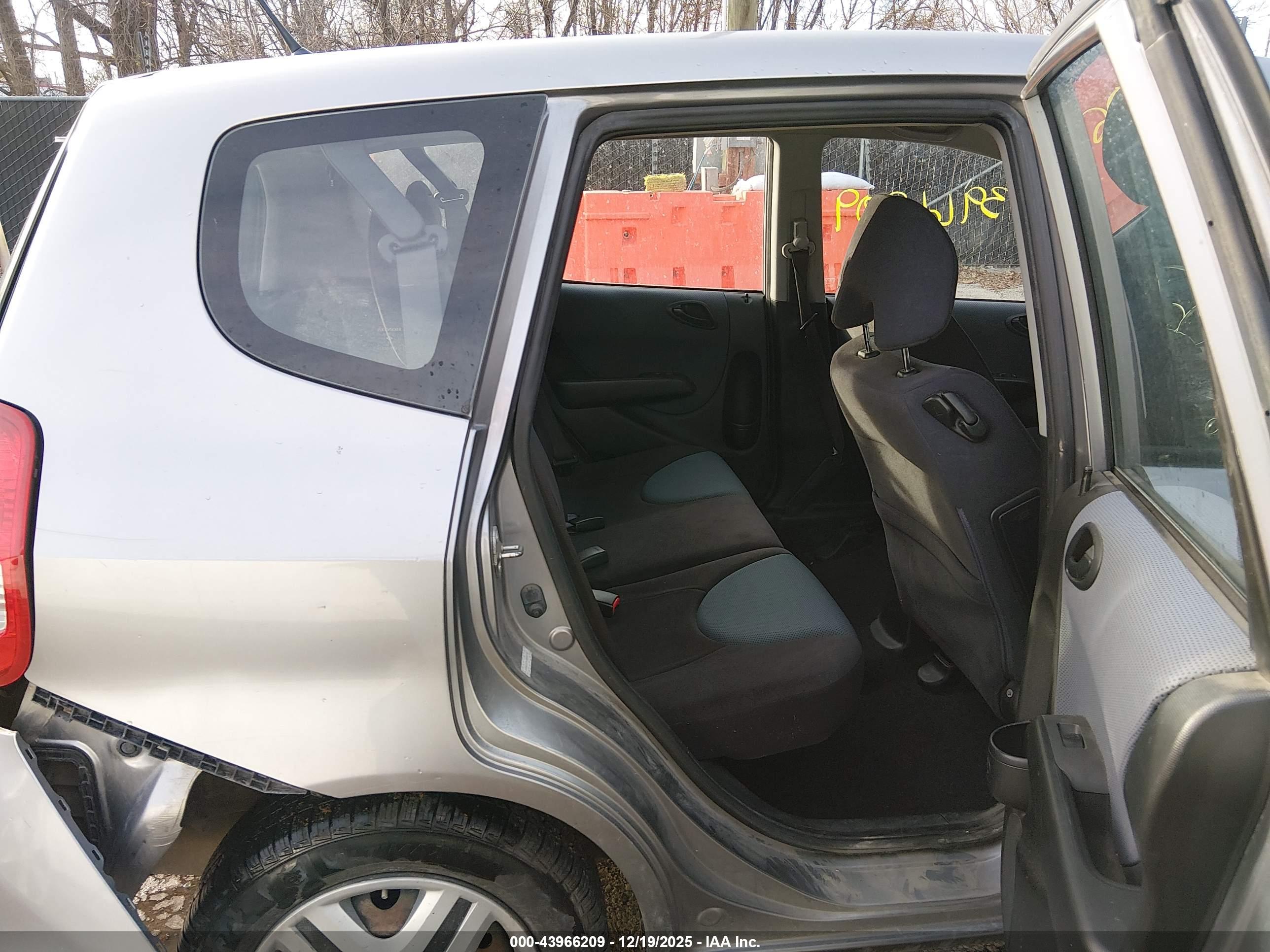 HONDA FIT image 8
