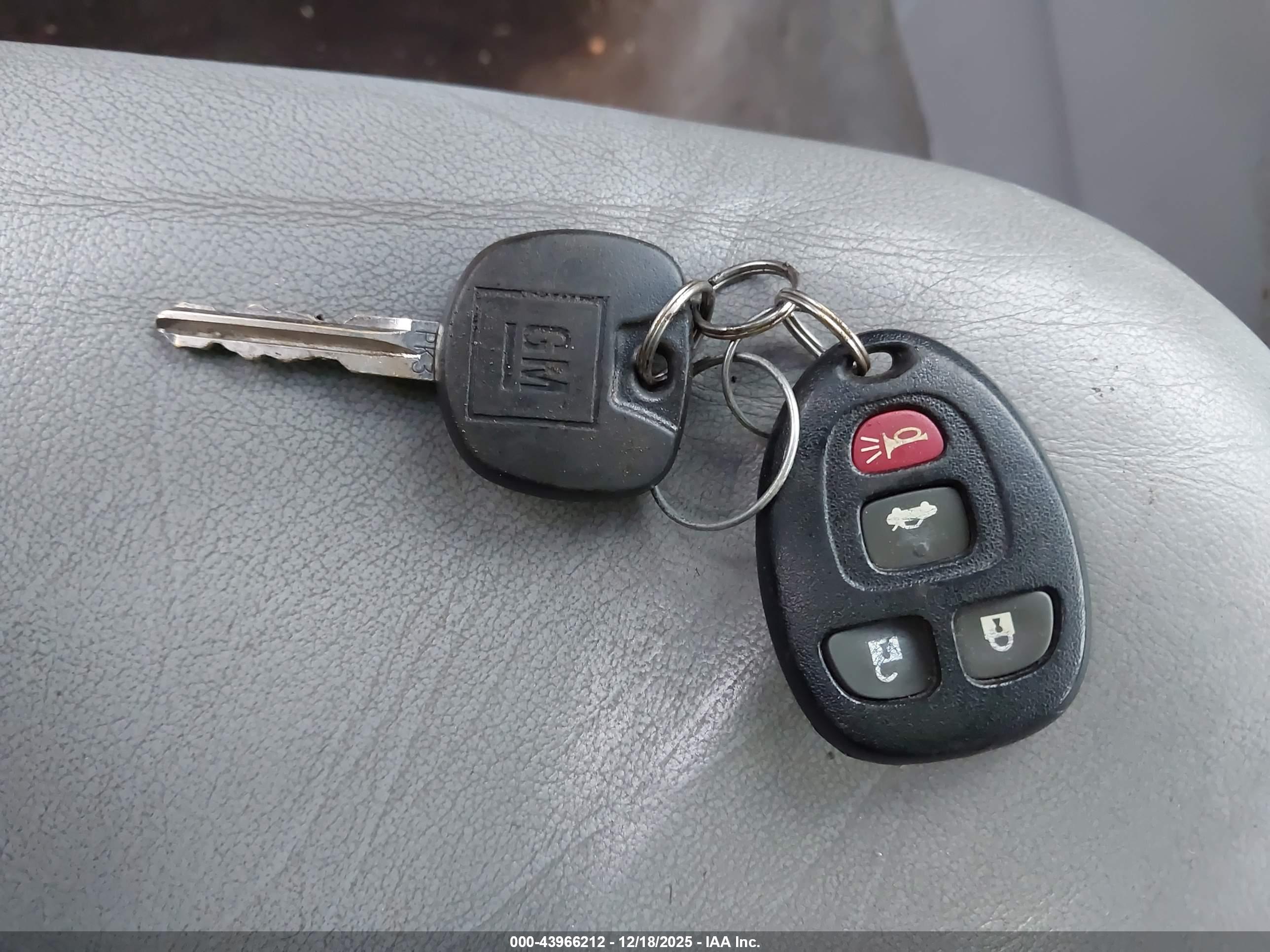 BUICK LACROSSE image 11
