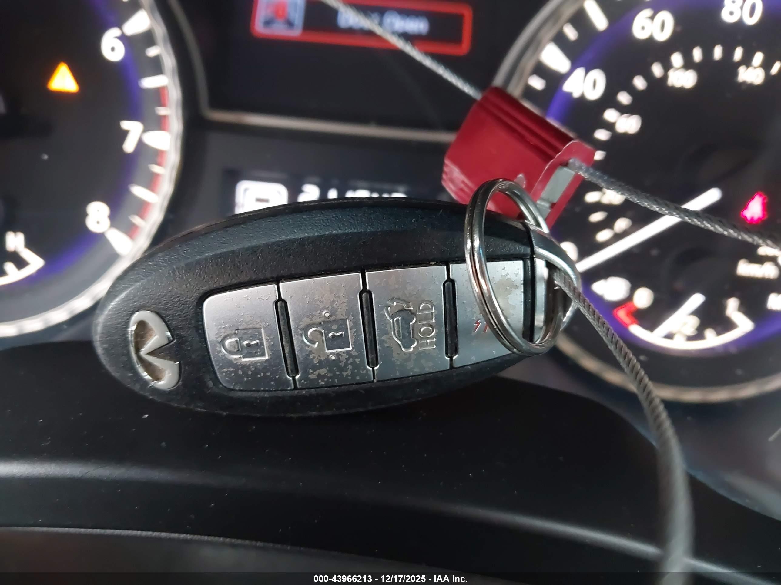 INFINITI JX35 image 11
