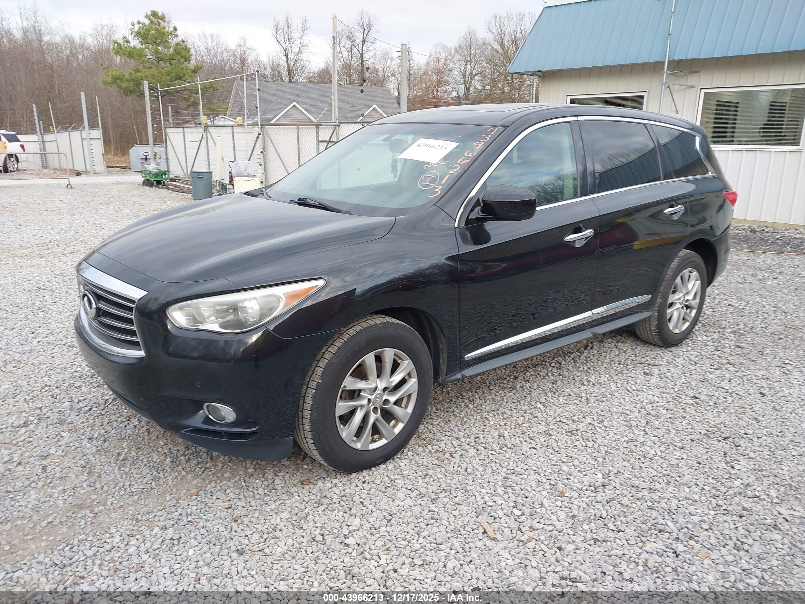 INFINITI JX35 image 2
