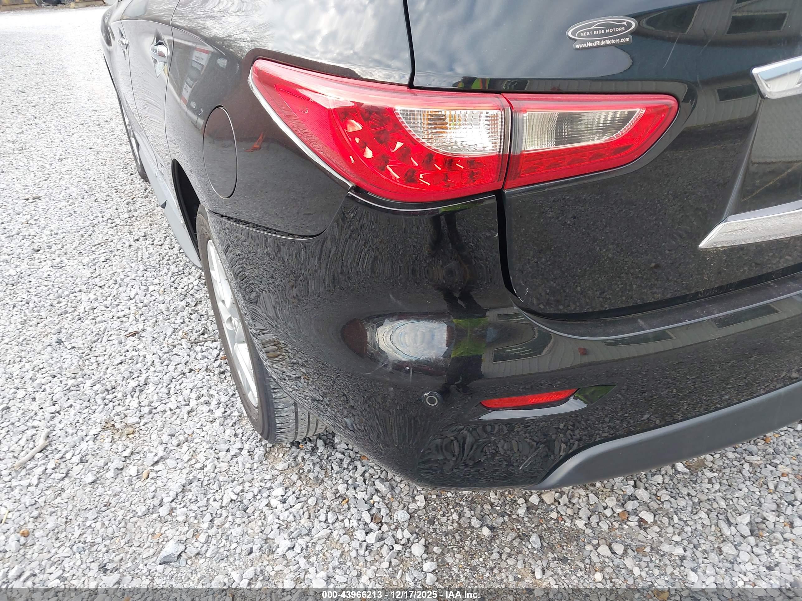 INFINITI JX35 image 6