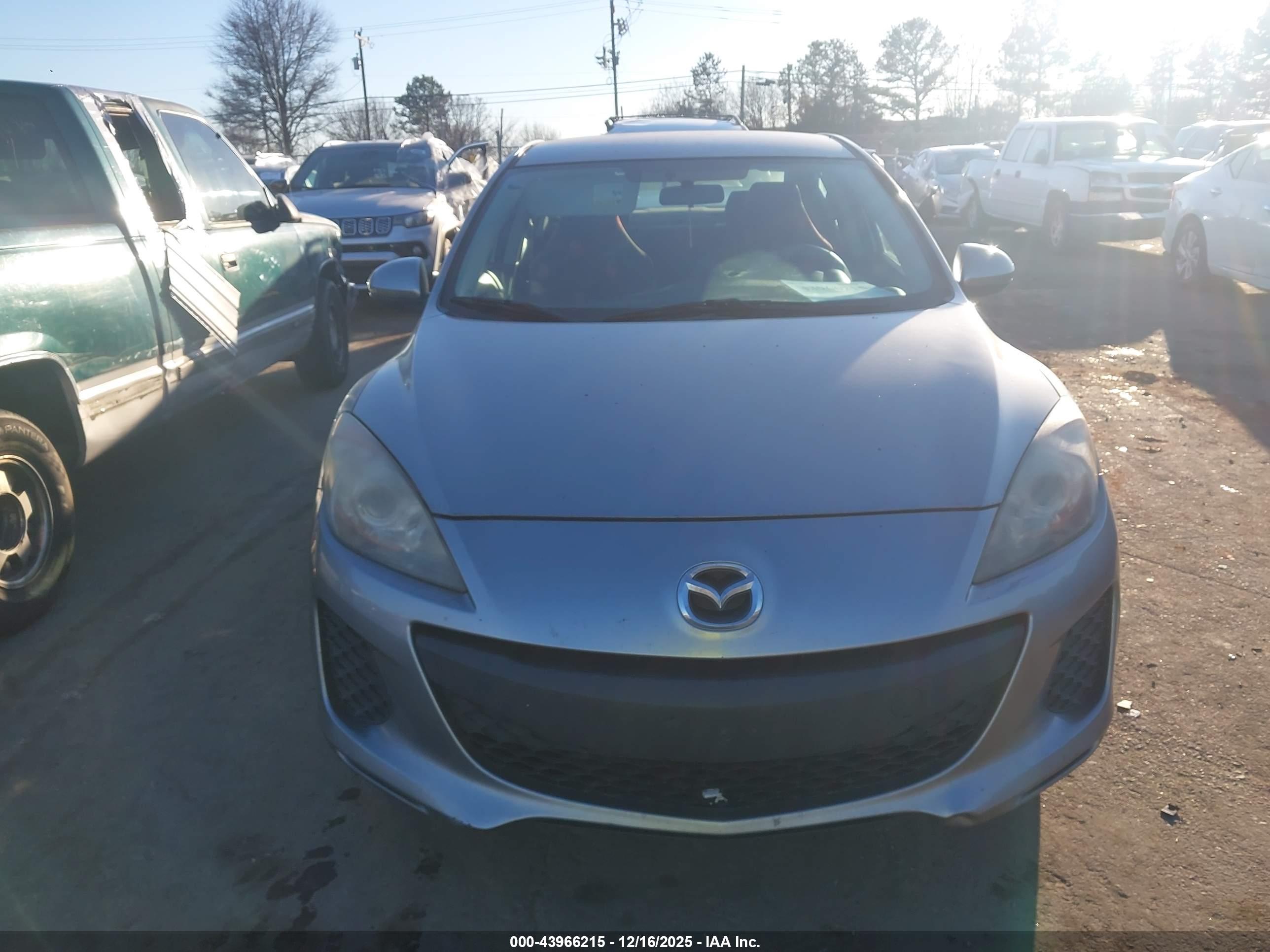 MAZDA MAZDA3 image 6