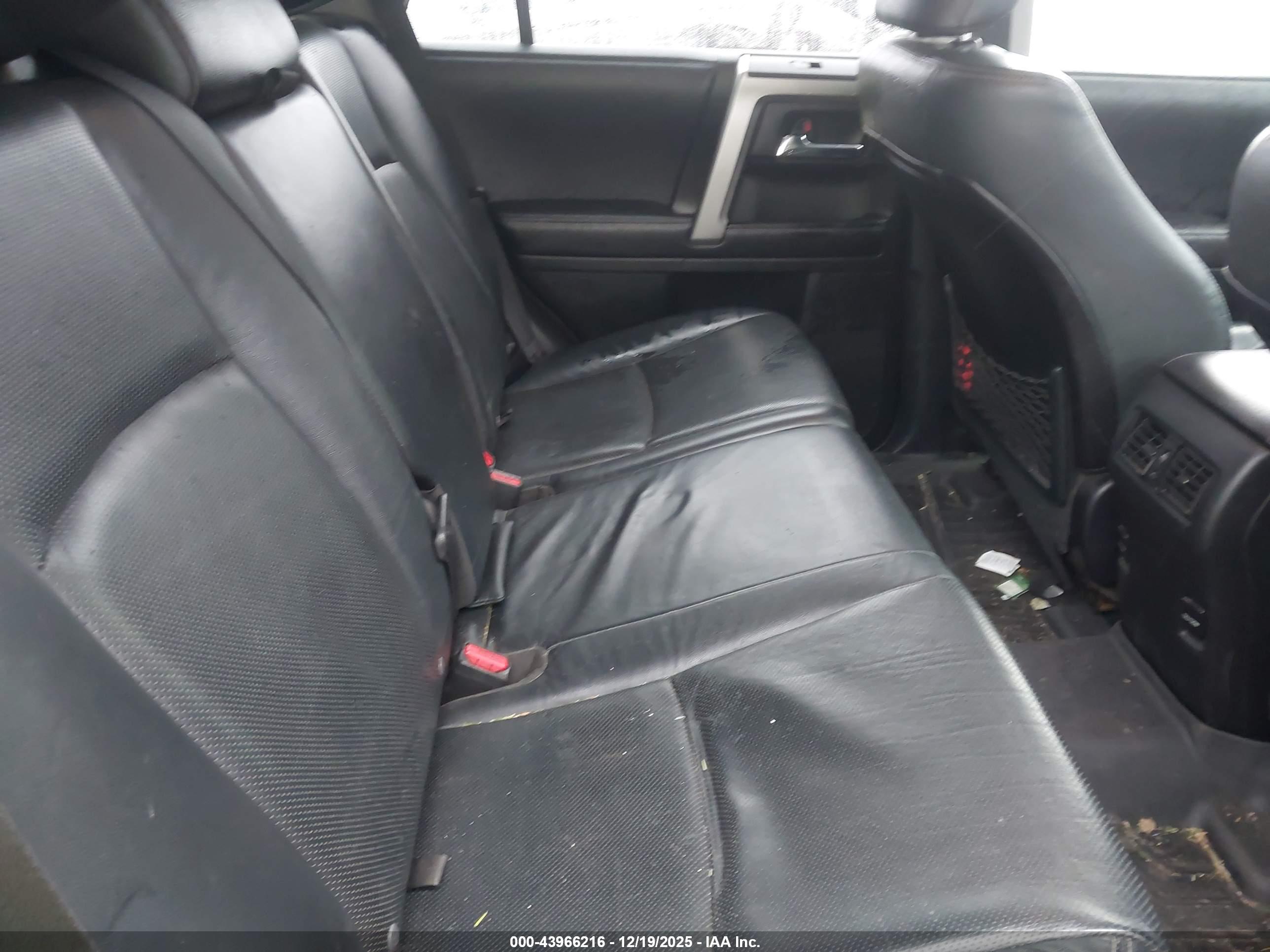 TOYOTA 4RUNNER image 8