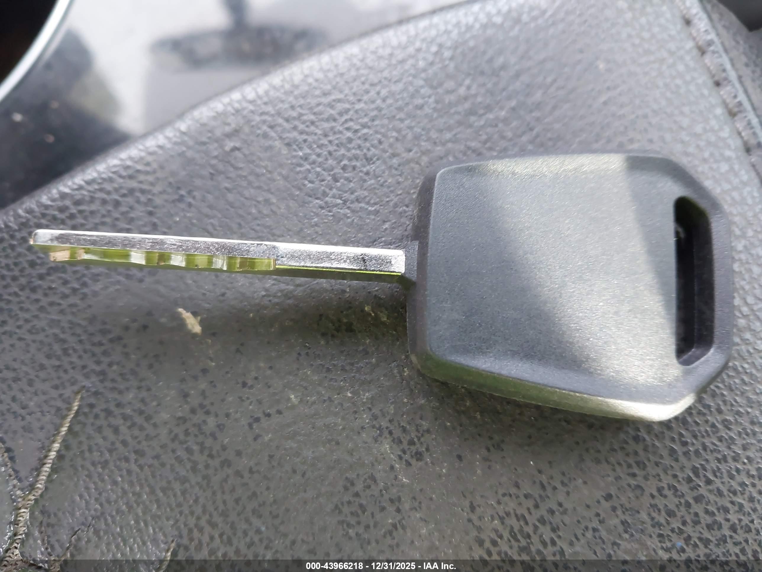 FORD FUSION image 11