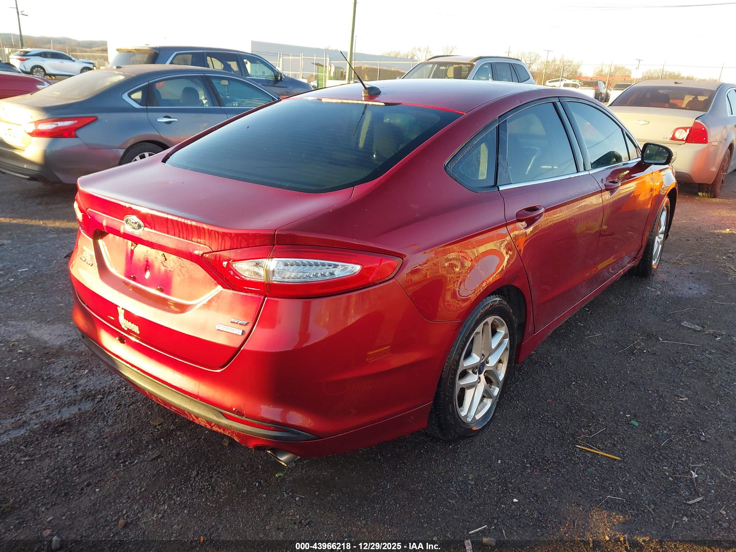 FORD FUSION image 4