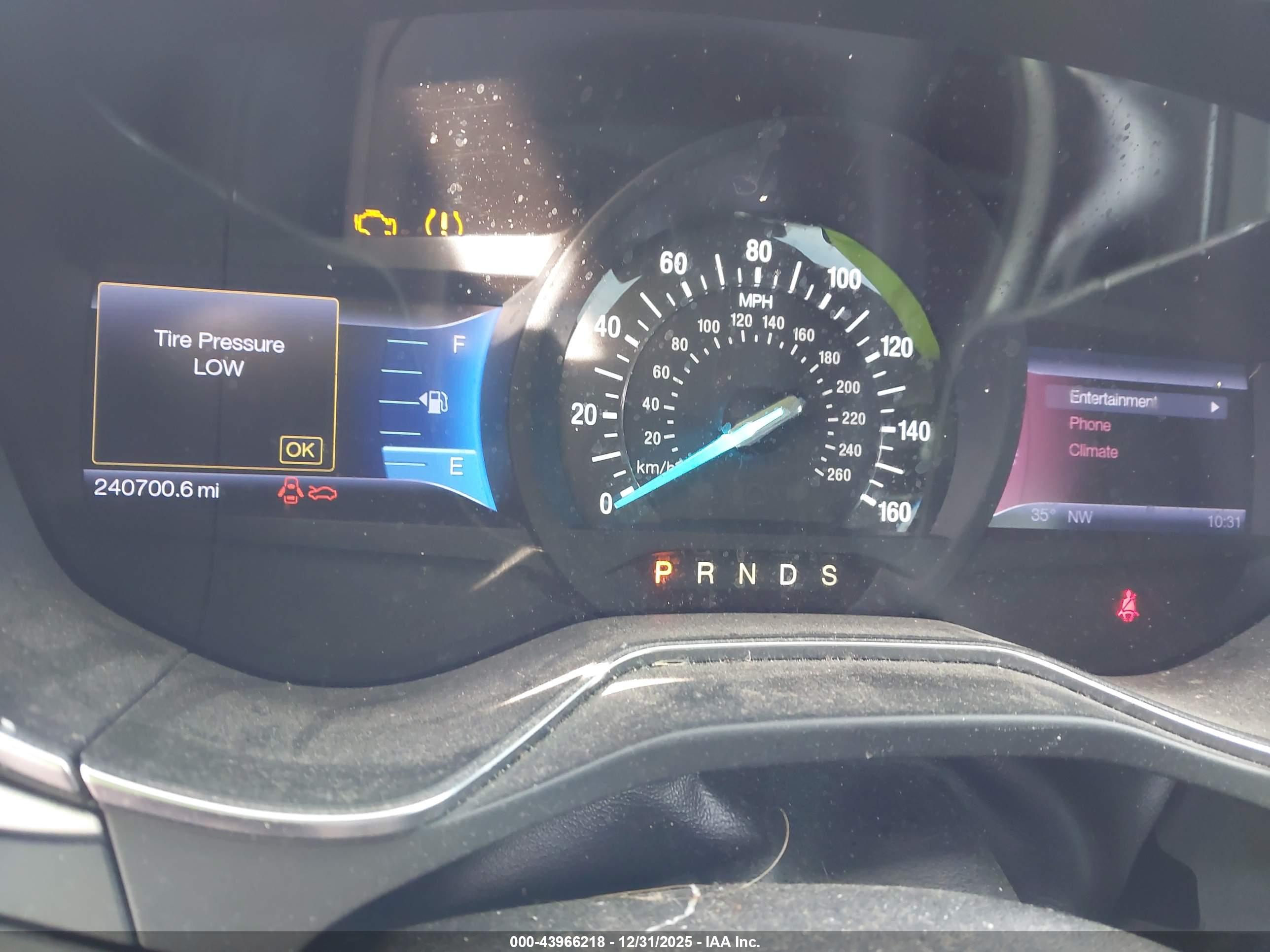 FORD FUSION image 7