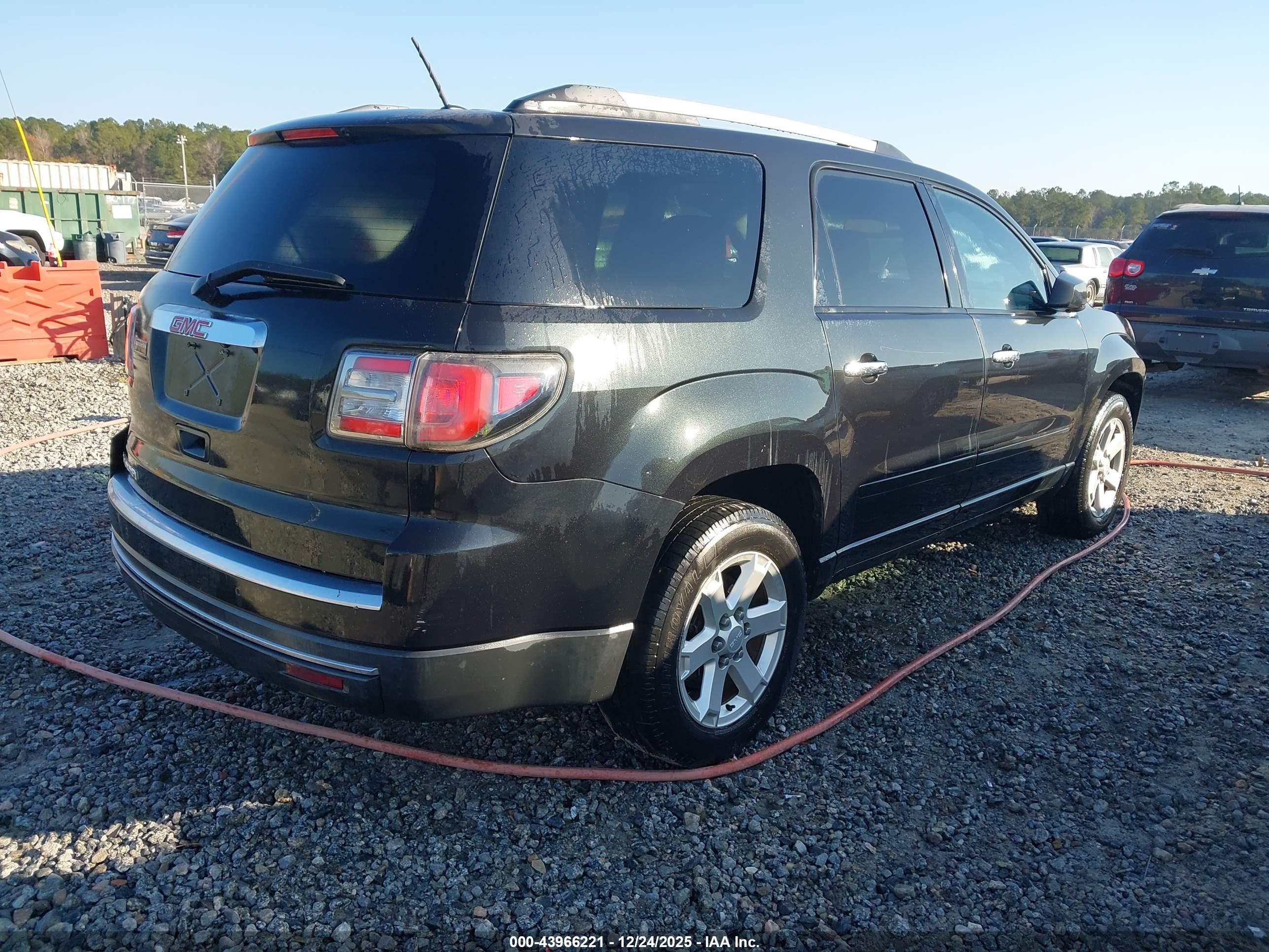 GMC ACADIA image 4