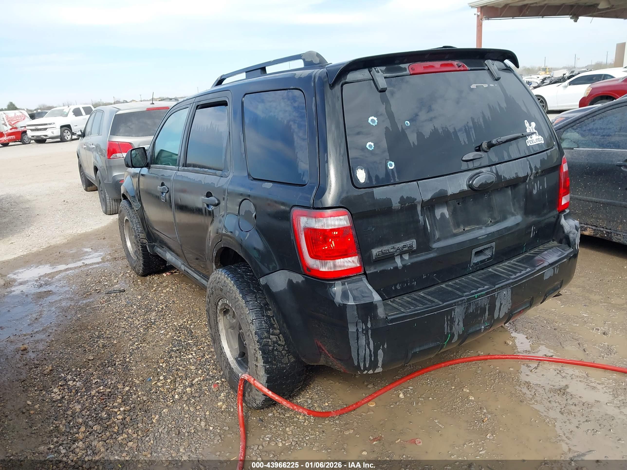 FORD ESCAPE image 3