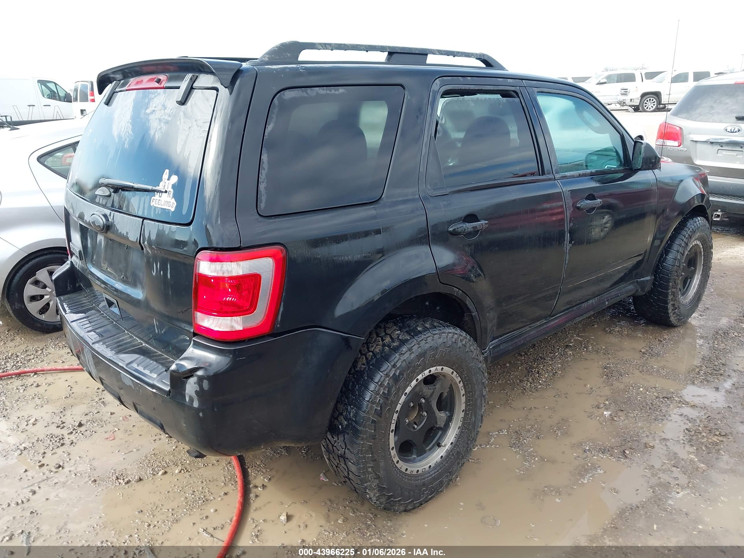 FORD ESCAPE image 4