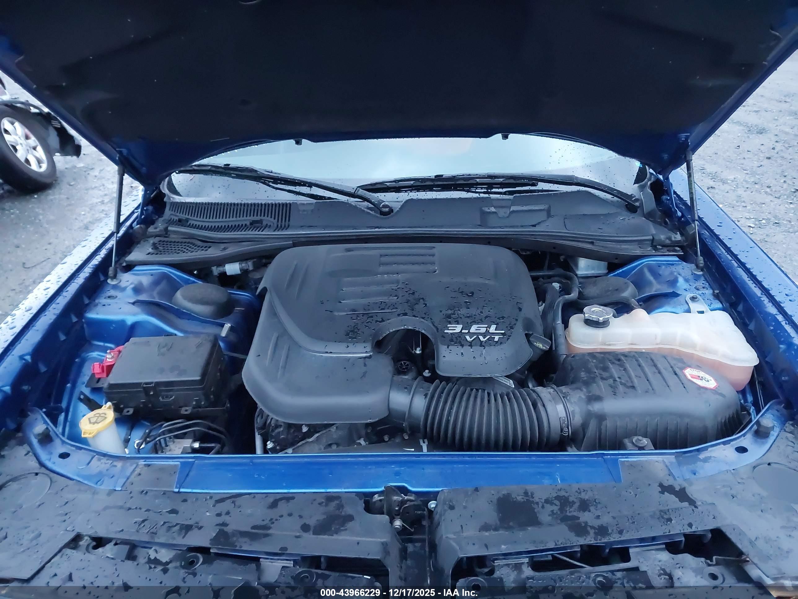 DODGE CHALLENGER image 10