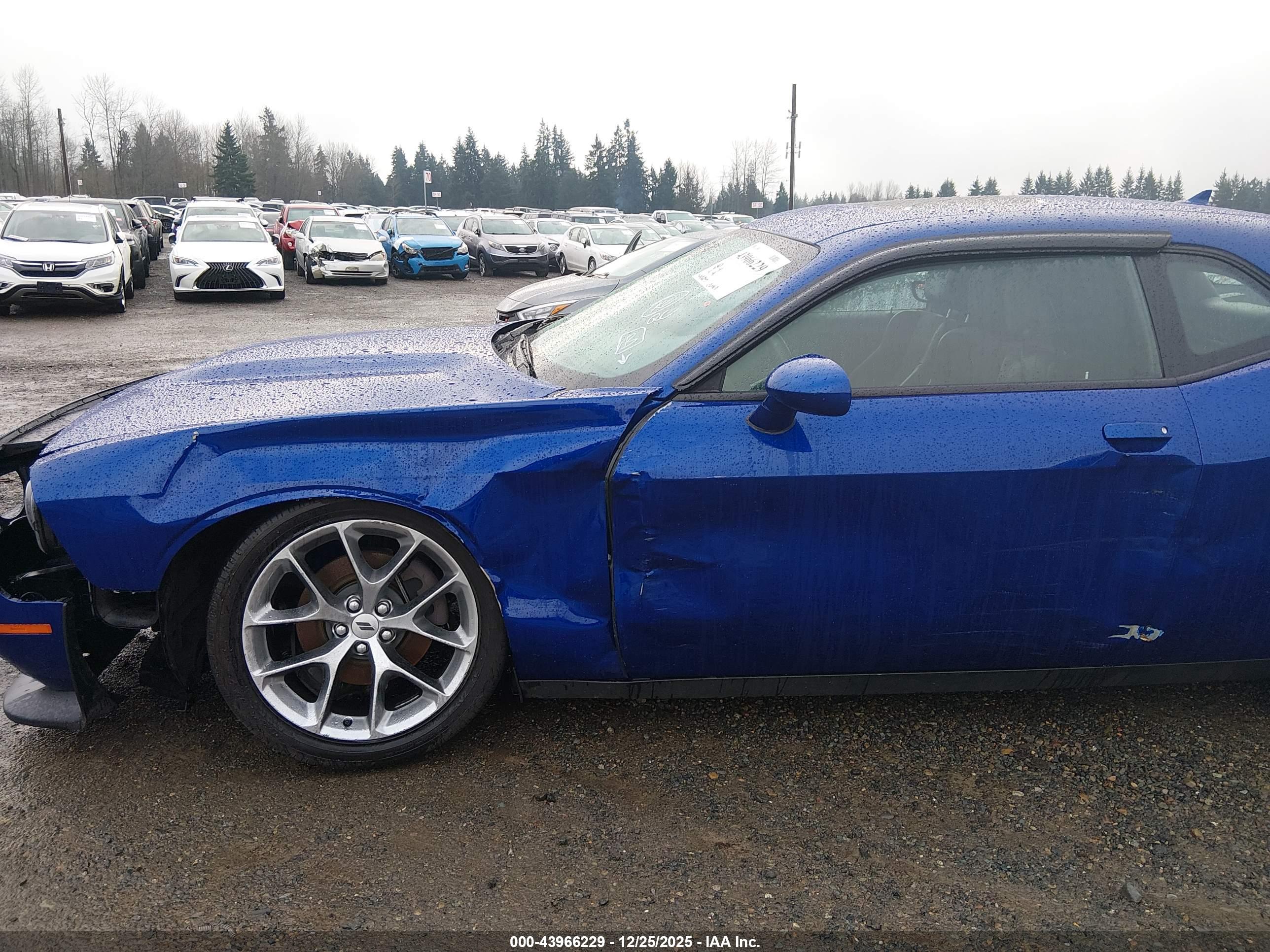 DODGE CHALLENGER image 6