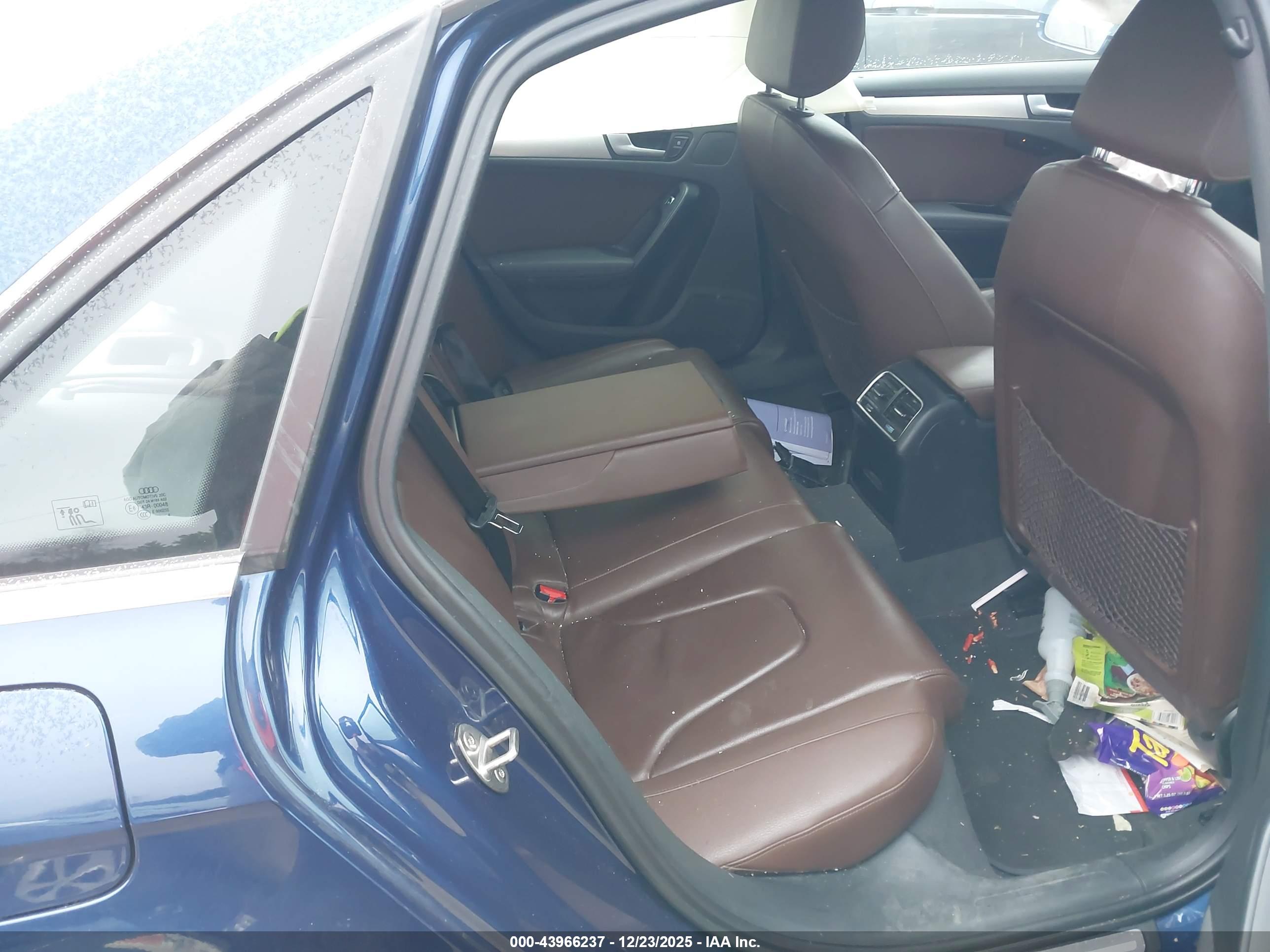 AUDI A4 image 8