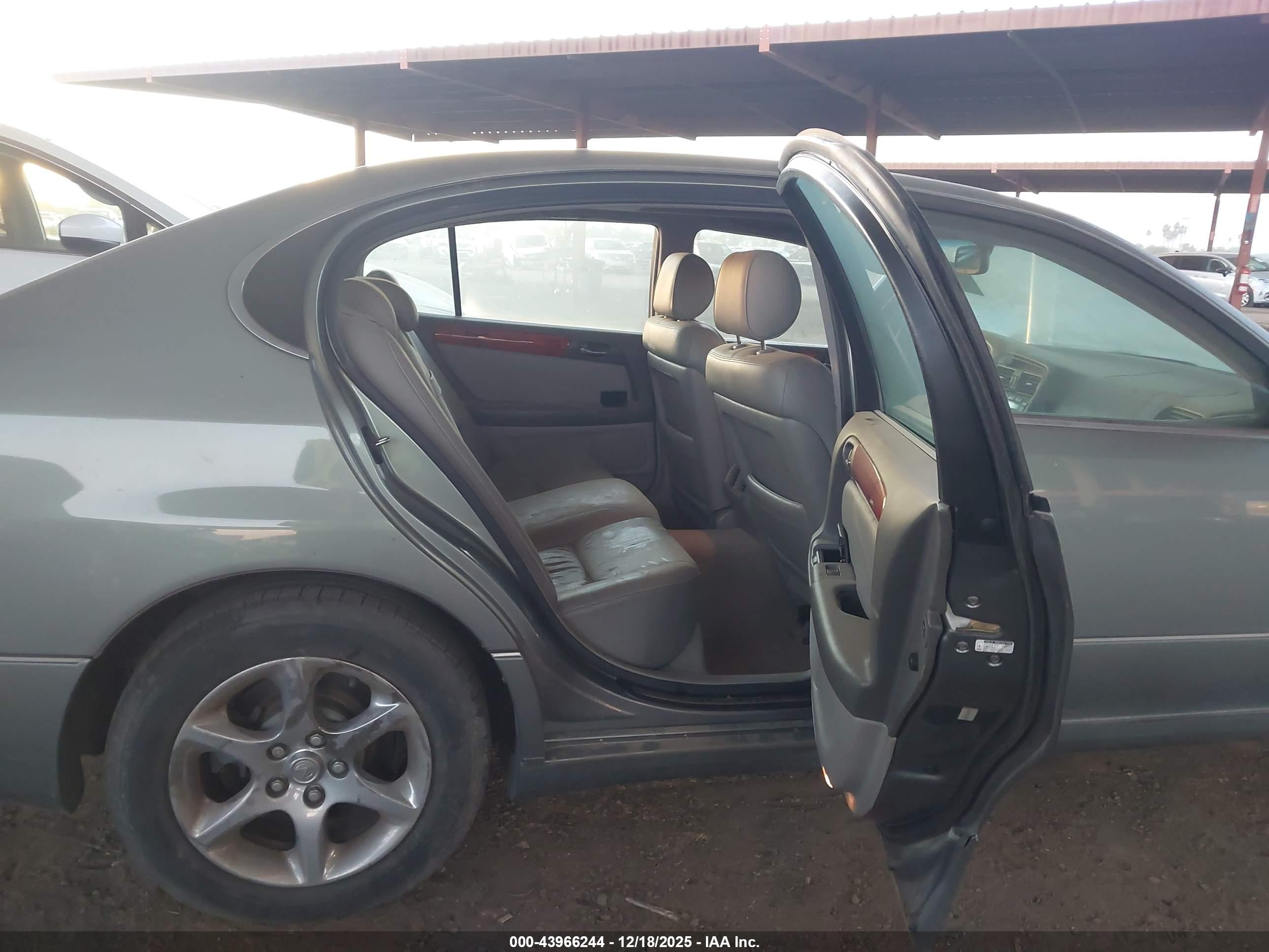 LEXUS GS image 8