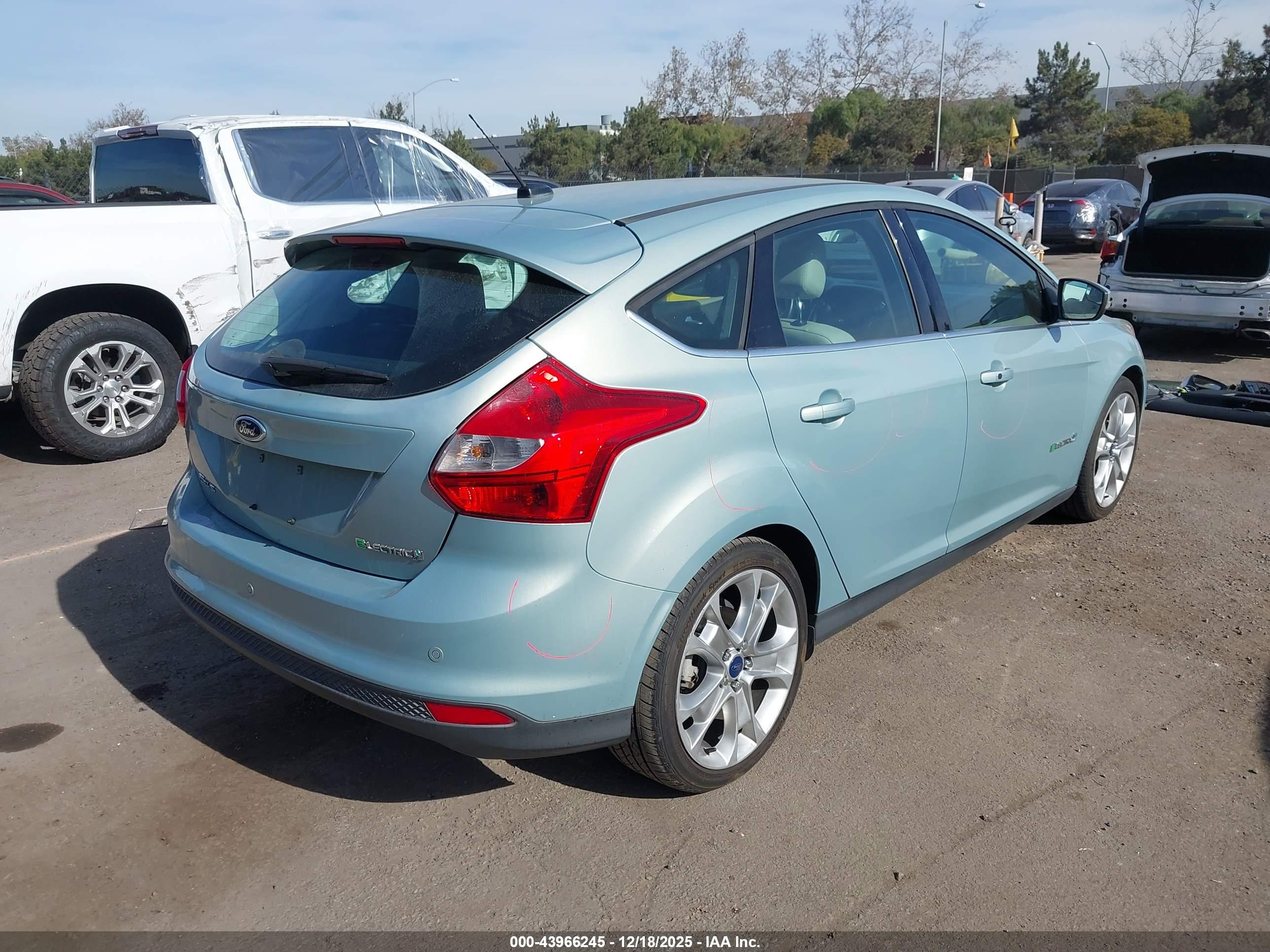 FORD FOCUS image 4