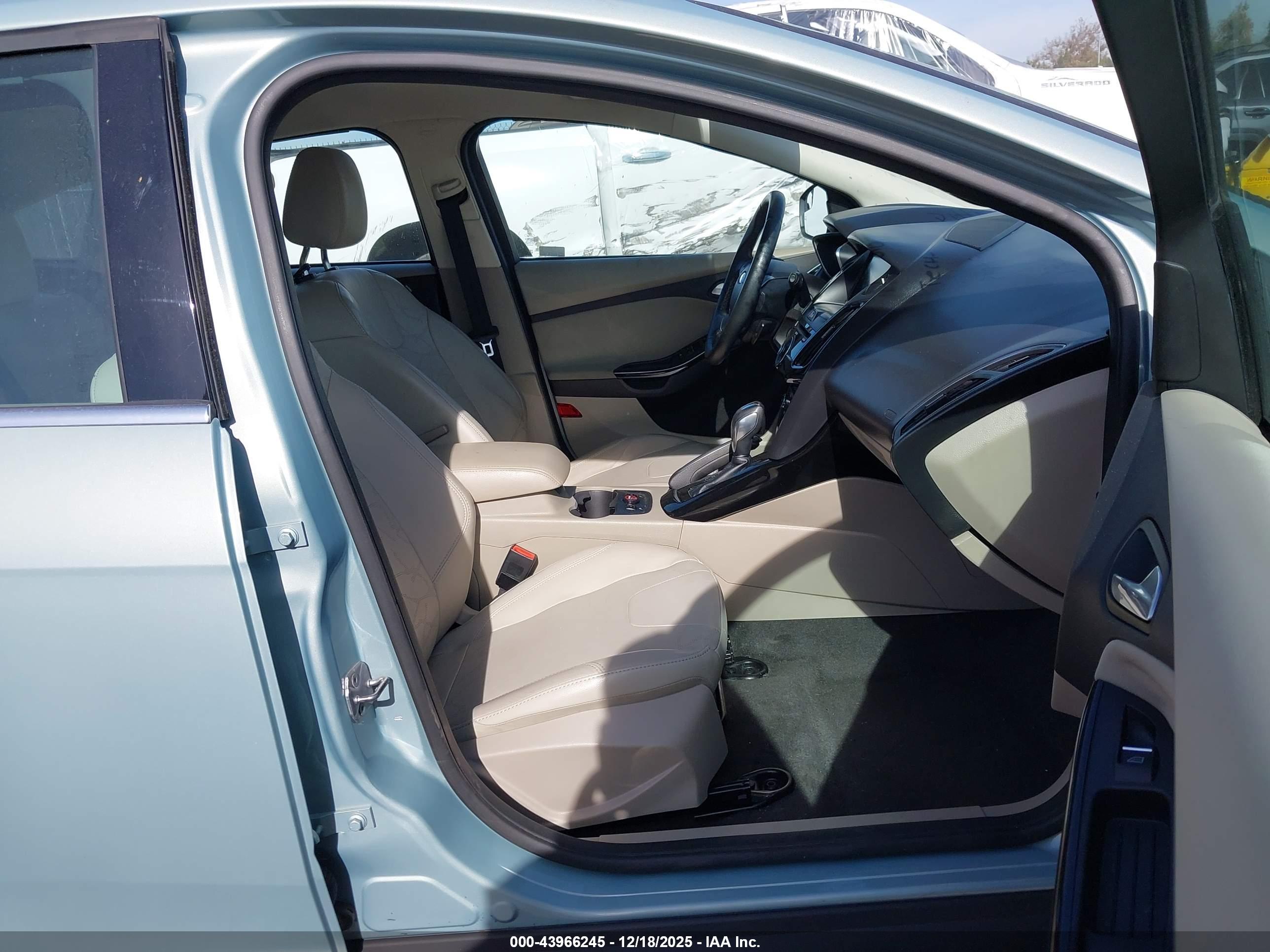 FORD FOCUS image 5