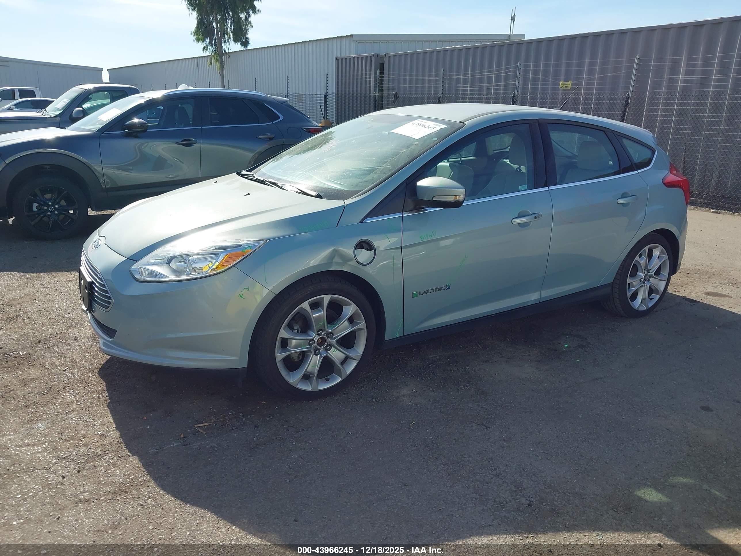 FORD FOCUS image 6