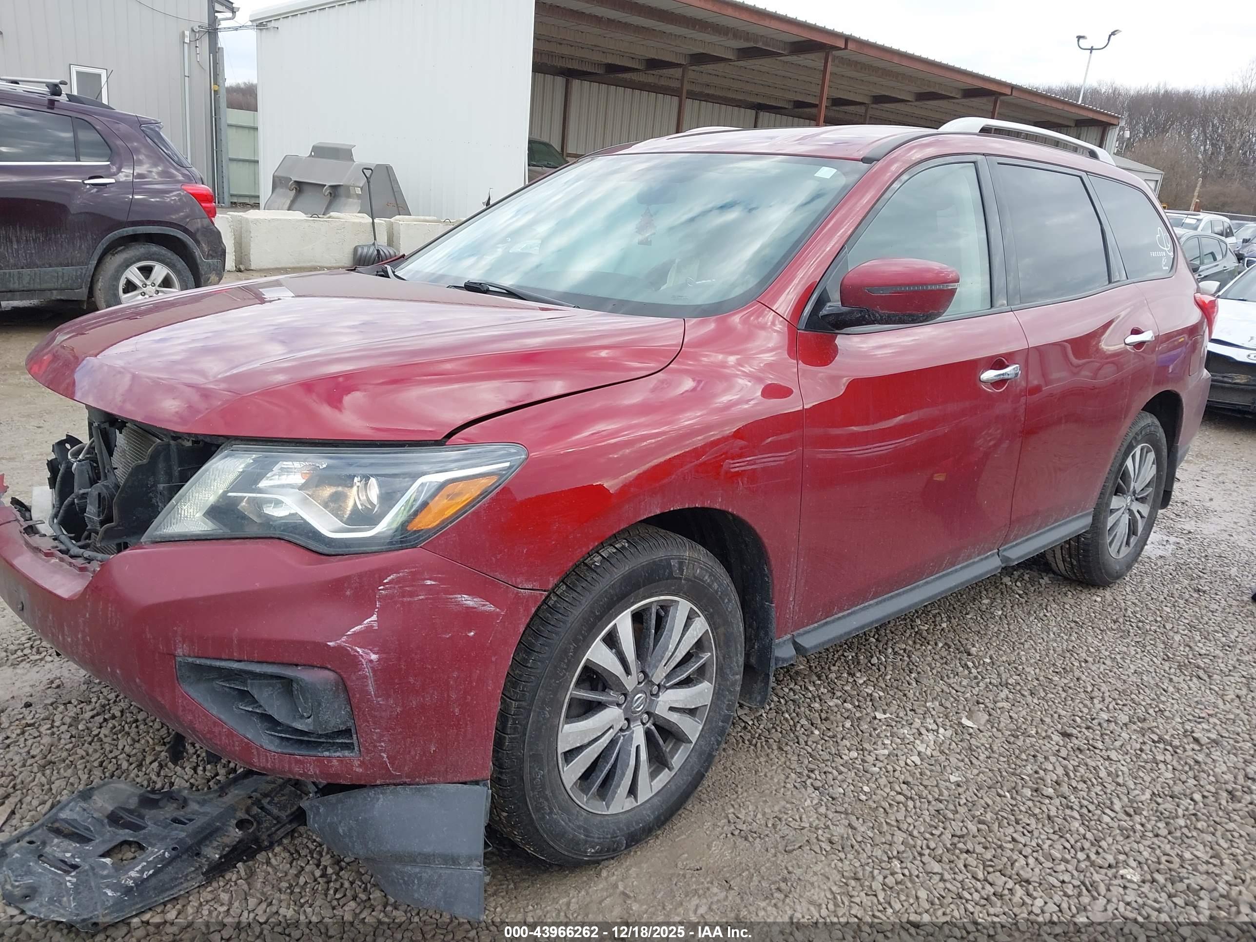 NISSAN PATHFINDER image 2