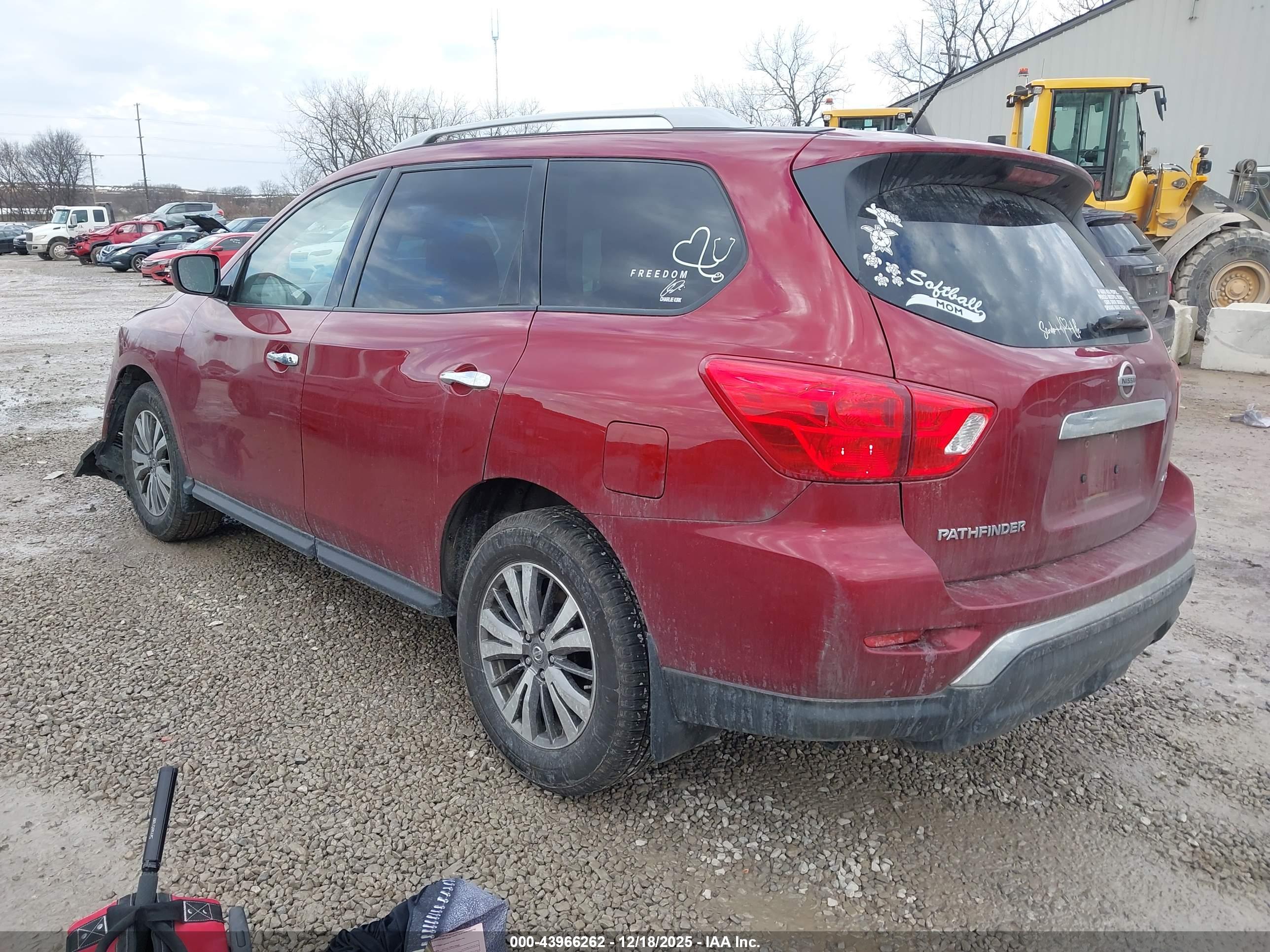 NISSAN PATHFINDER image 3