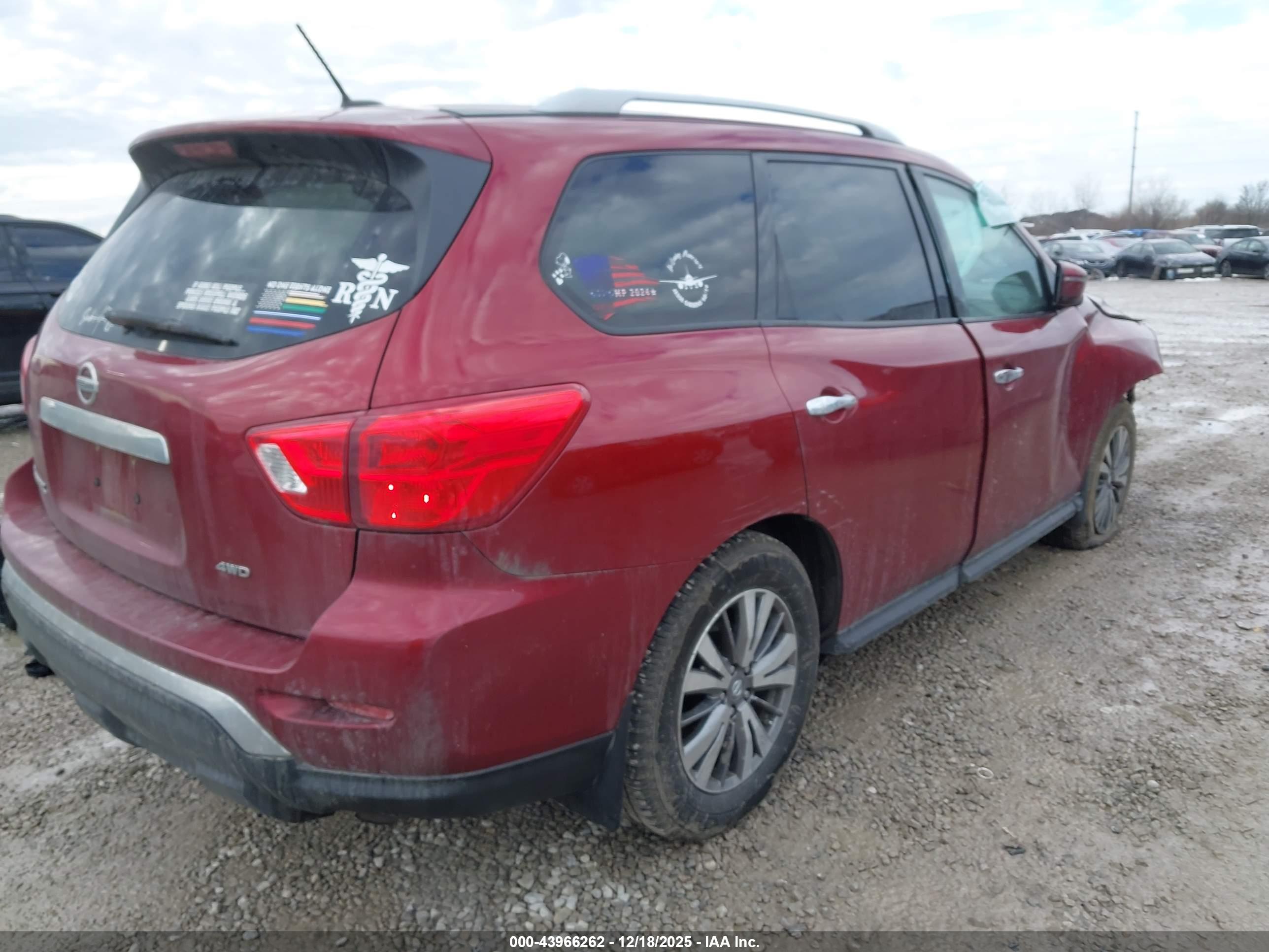 NISSAN PATHFINDER image 4