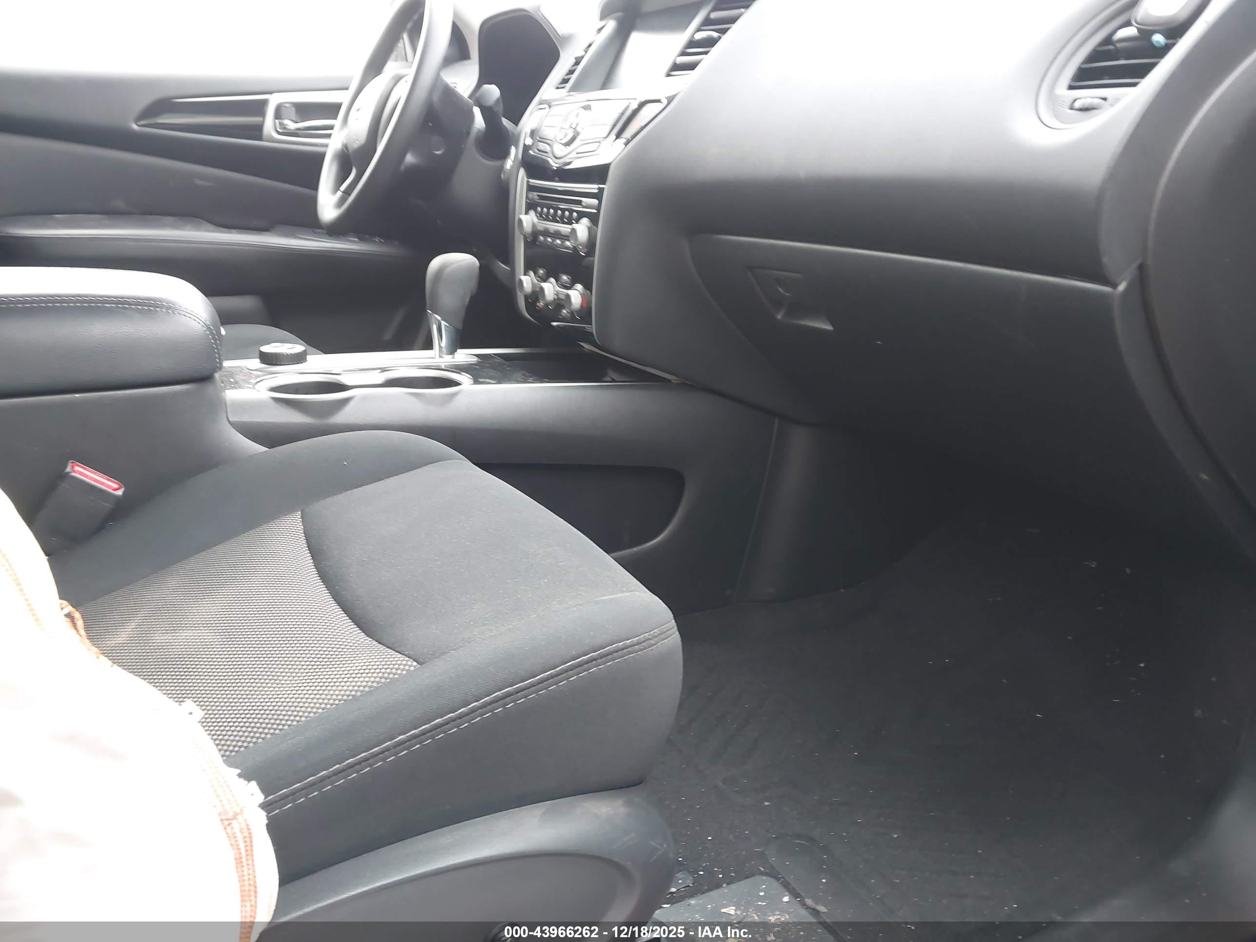 NISSAN PATHFINDER image 5