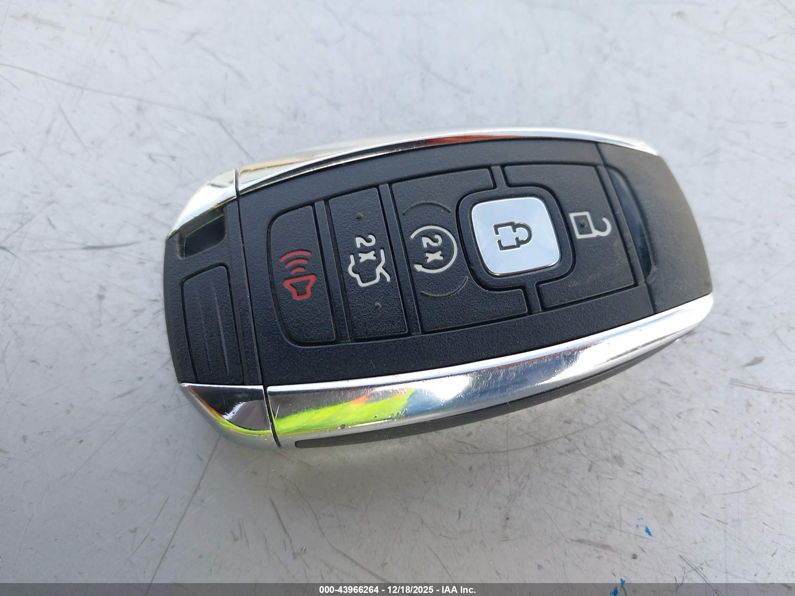 LINCOLN MKZ image 11