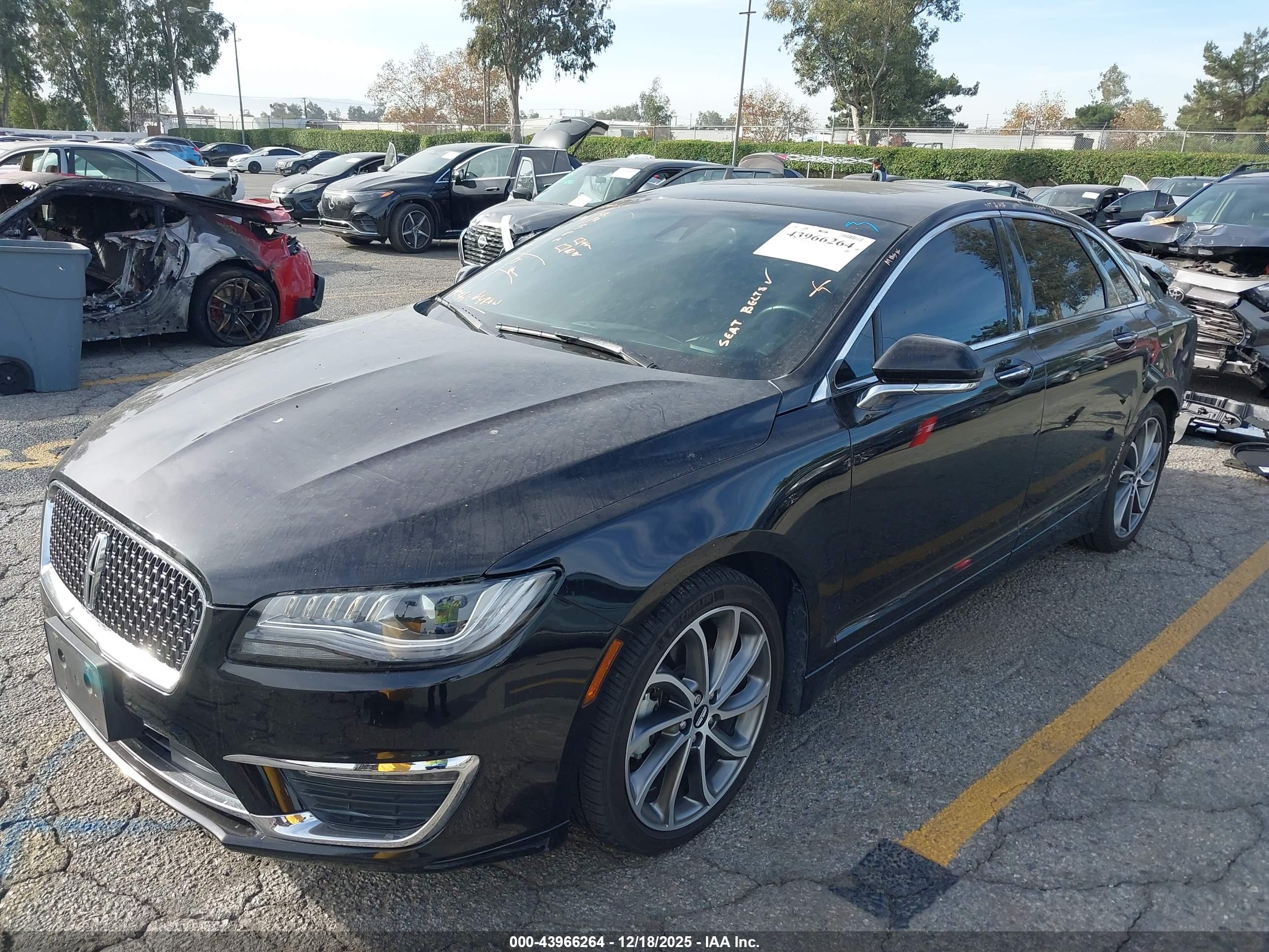 LINCOLN MKZ image 2