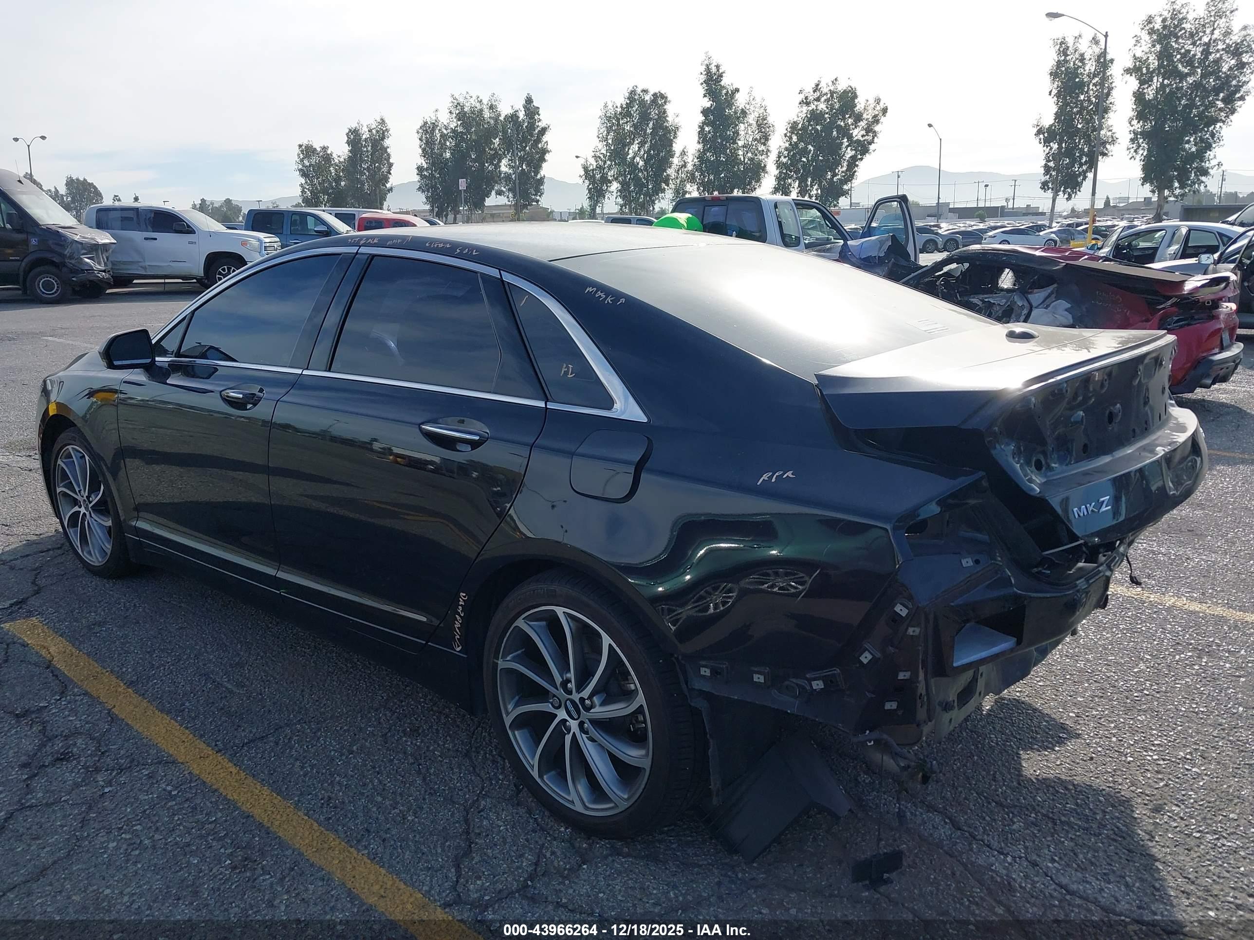 LINCOLN MKZ image 3