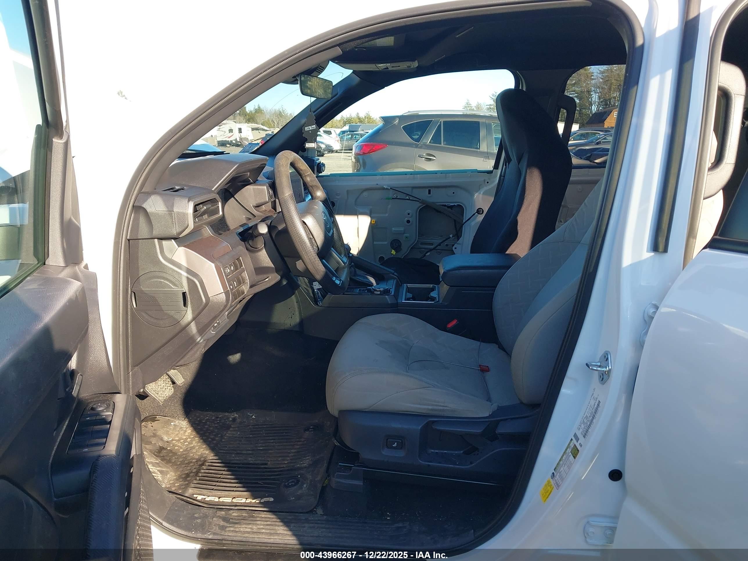 TOYOTA TACOMA image 5