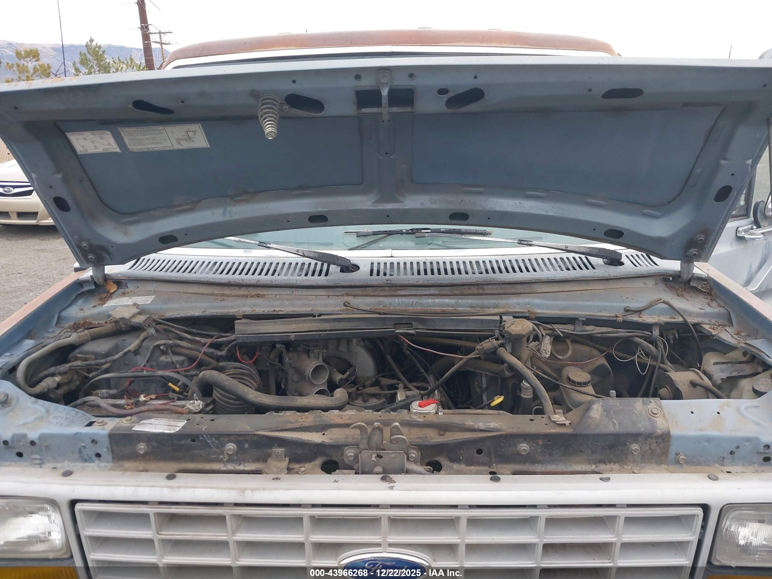 FORD ECONOLINE image 10