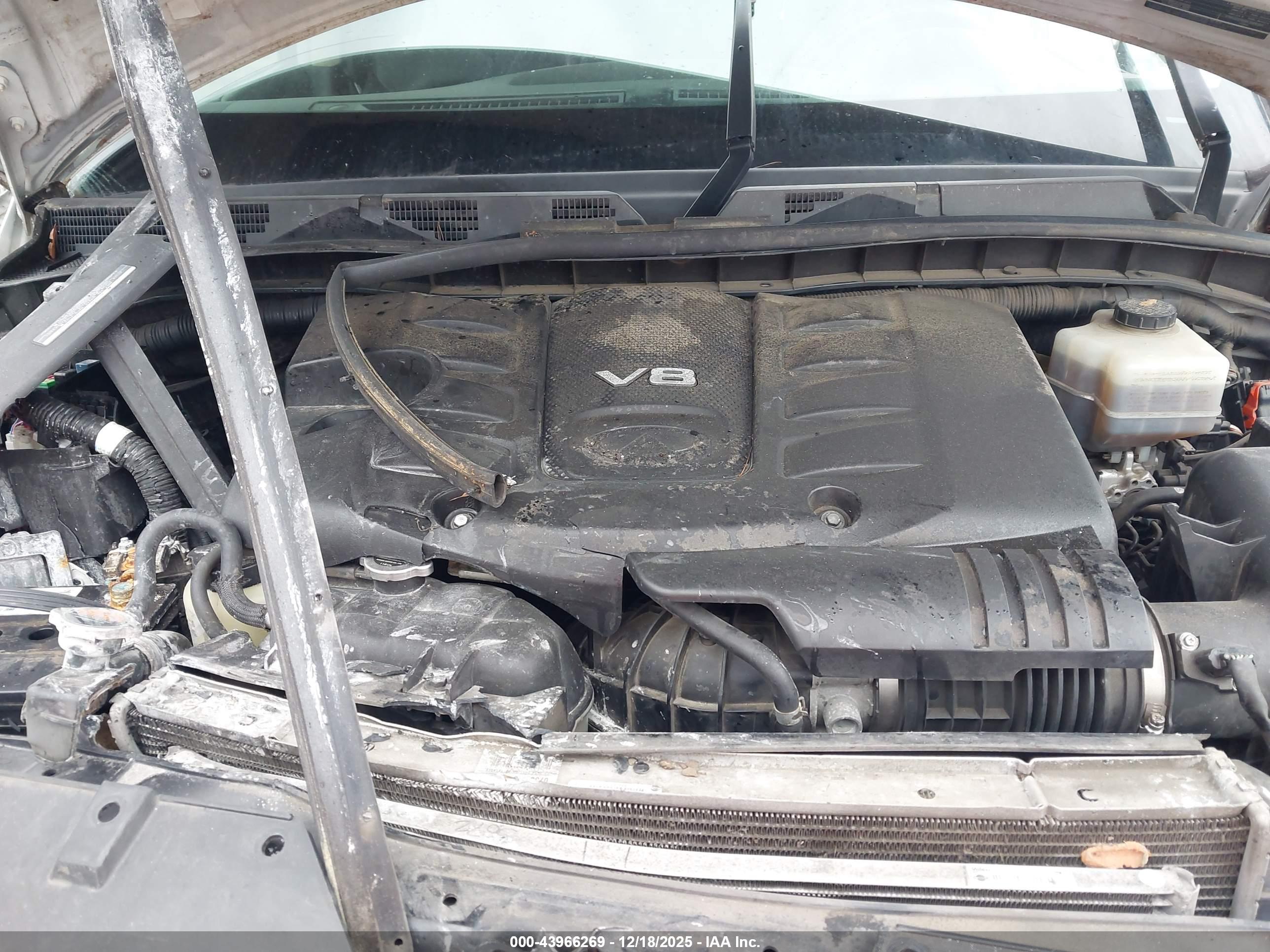 INFINITI QX56 image 10