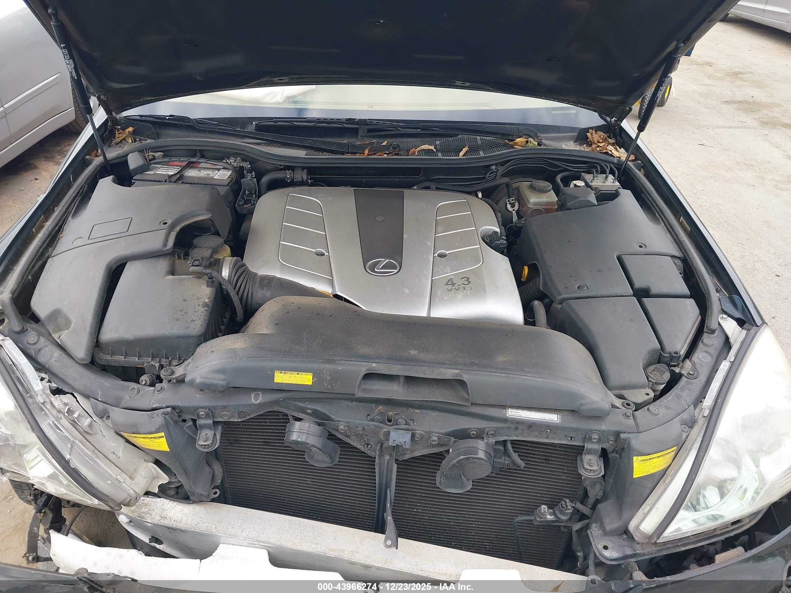 LEXUS LS image 10