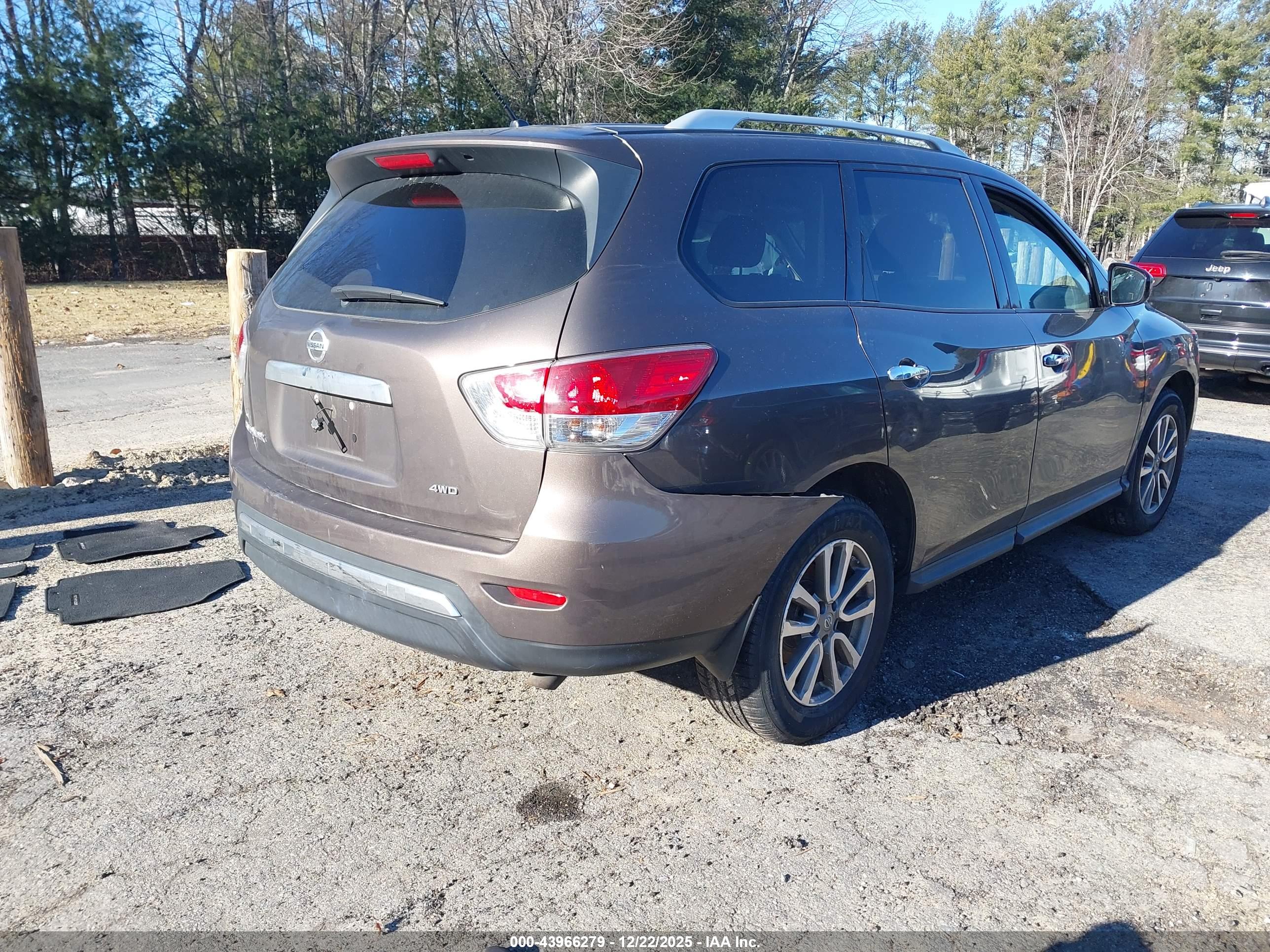 NISSAN PATHFINDER image 4