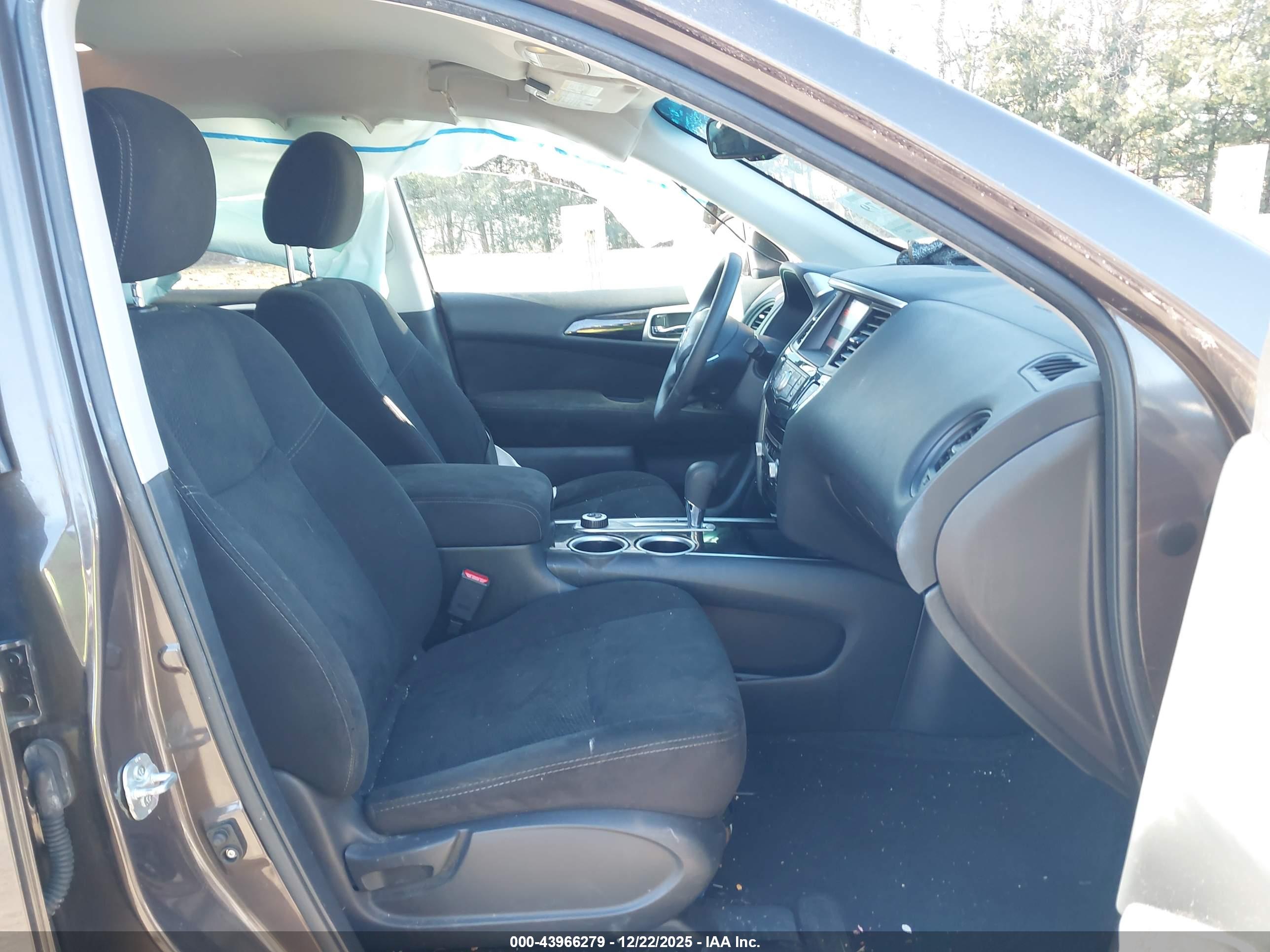 NISSAN PATHFINDER image 5