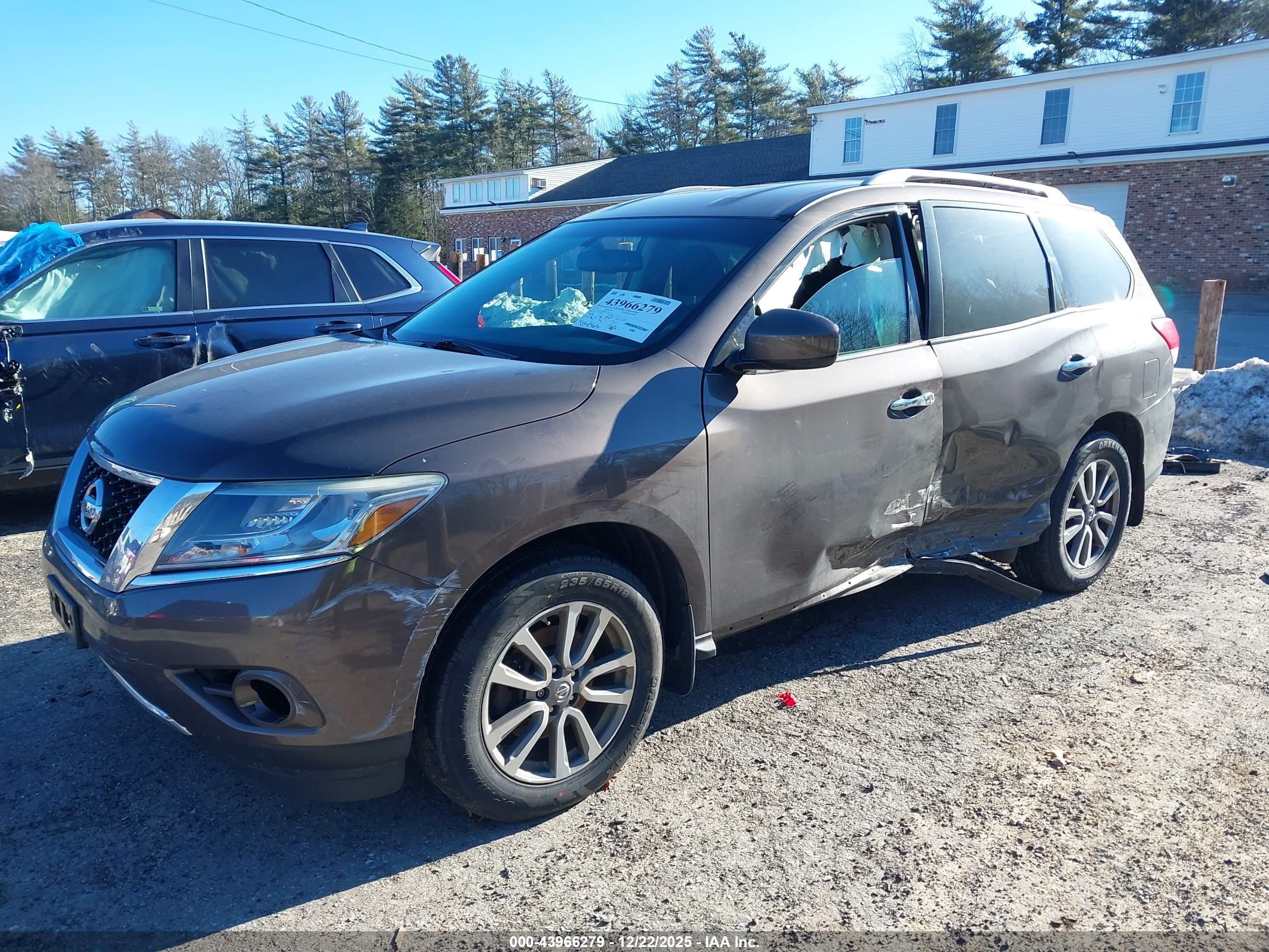 NISSAN PATHFINDER image 6
