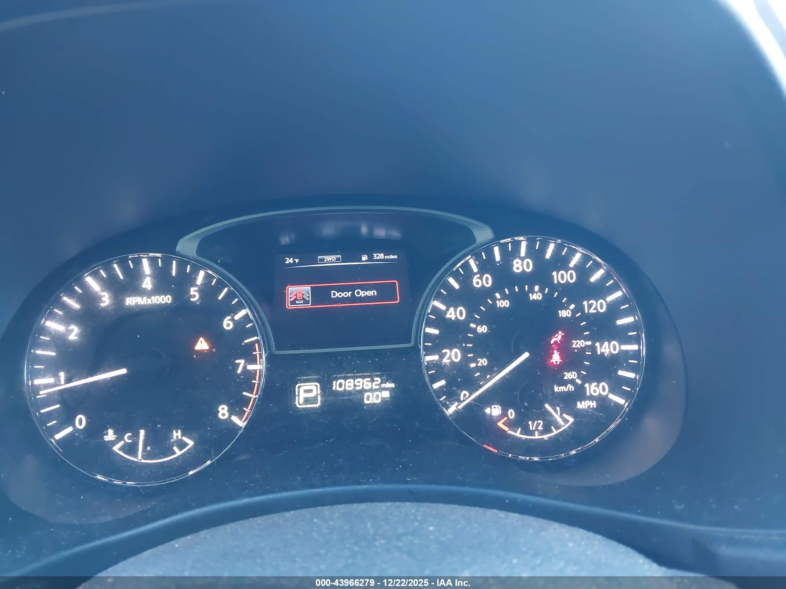 NISSAN PATHFINDER image 7