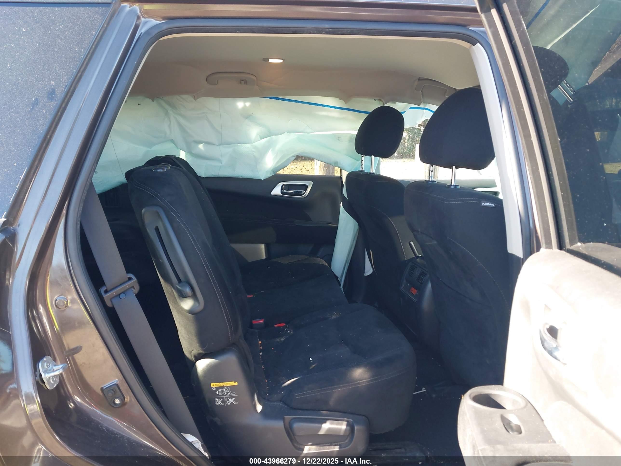 NISSAN PATHFINDER image 8