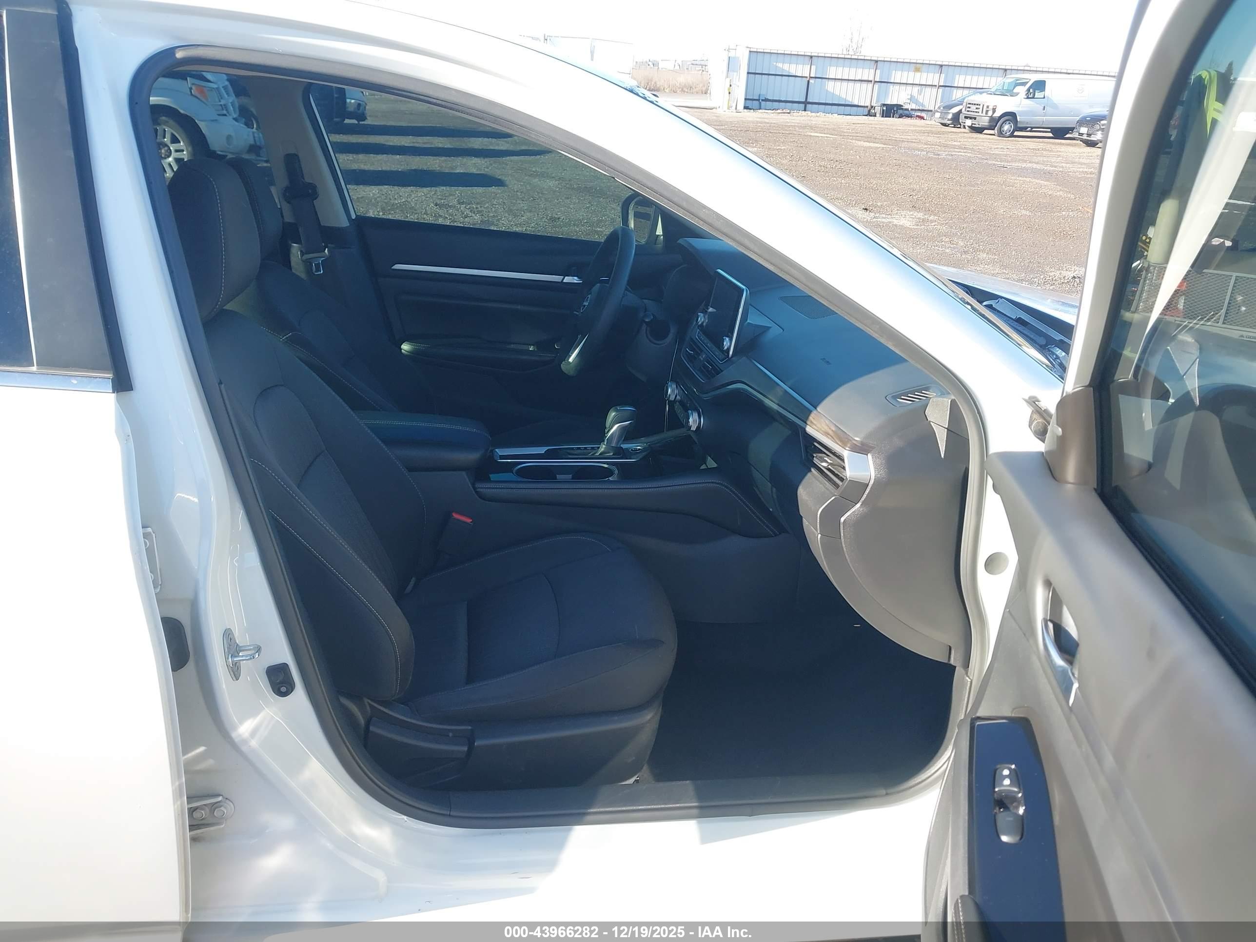 NISSAN ALTIMA image 5