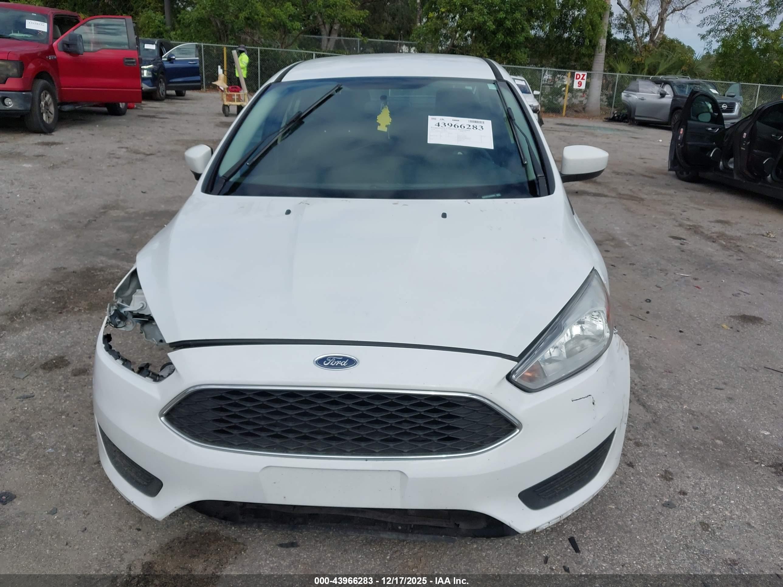 FORD FOCUS image 6