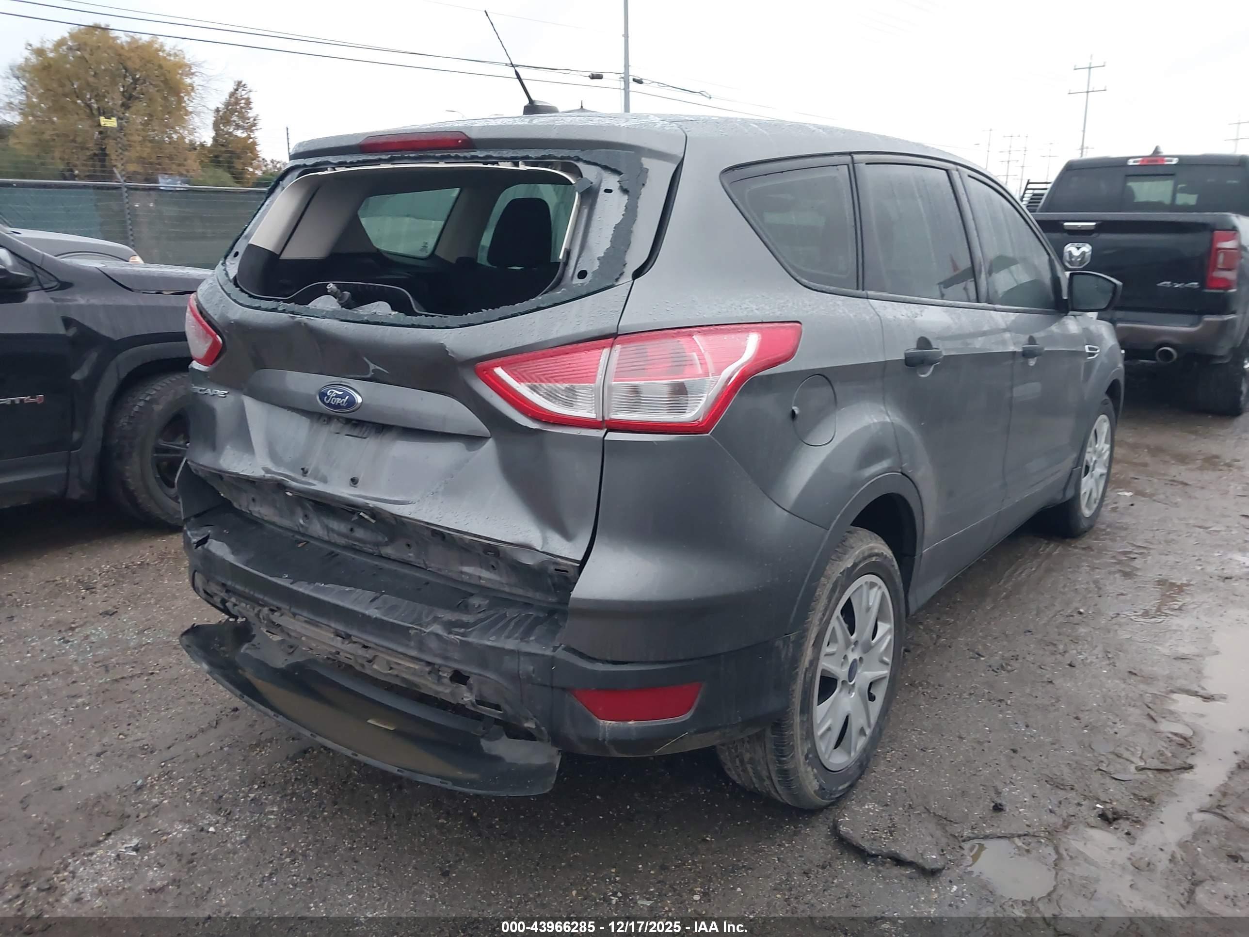 FORD ESCAPE image 4