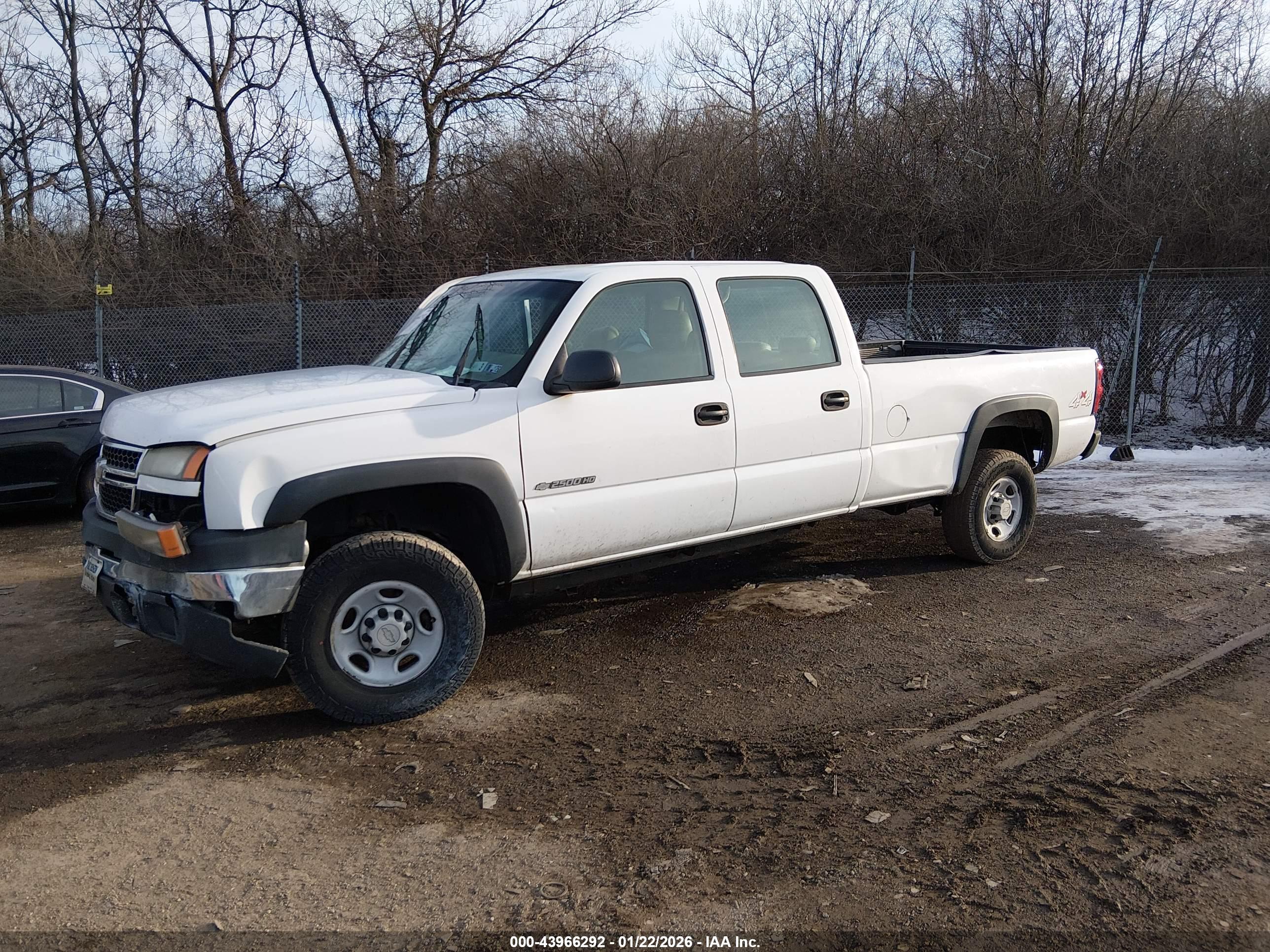 CHEVROLET SILVERADO image 2