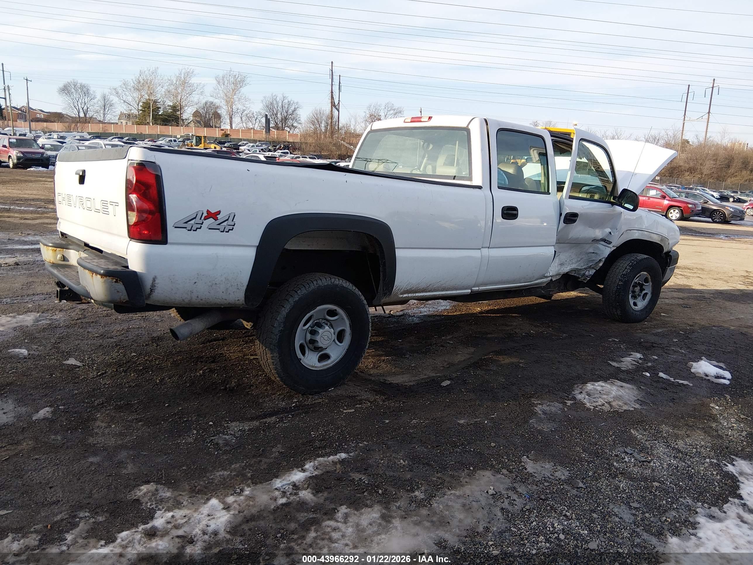 CHEVROLET SILVERADO image 4