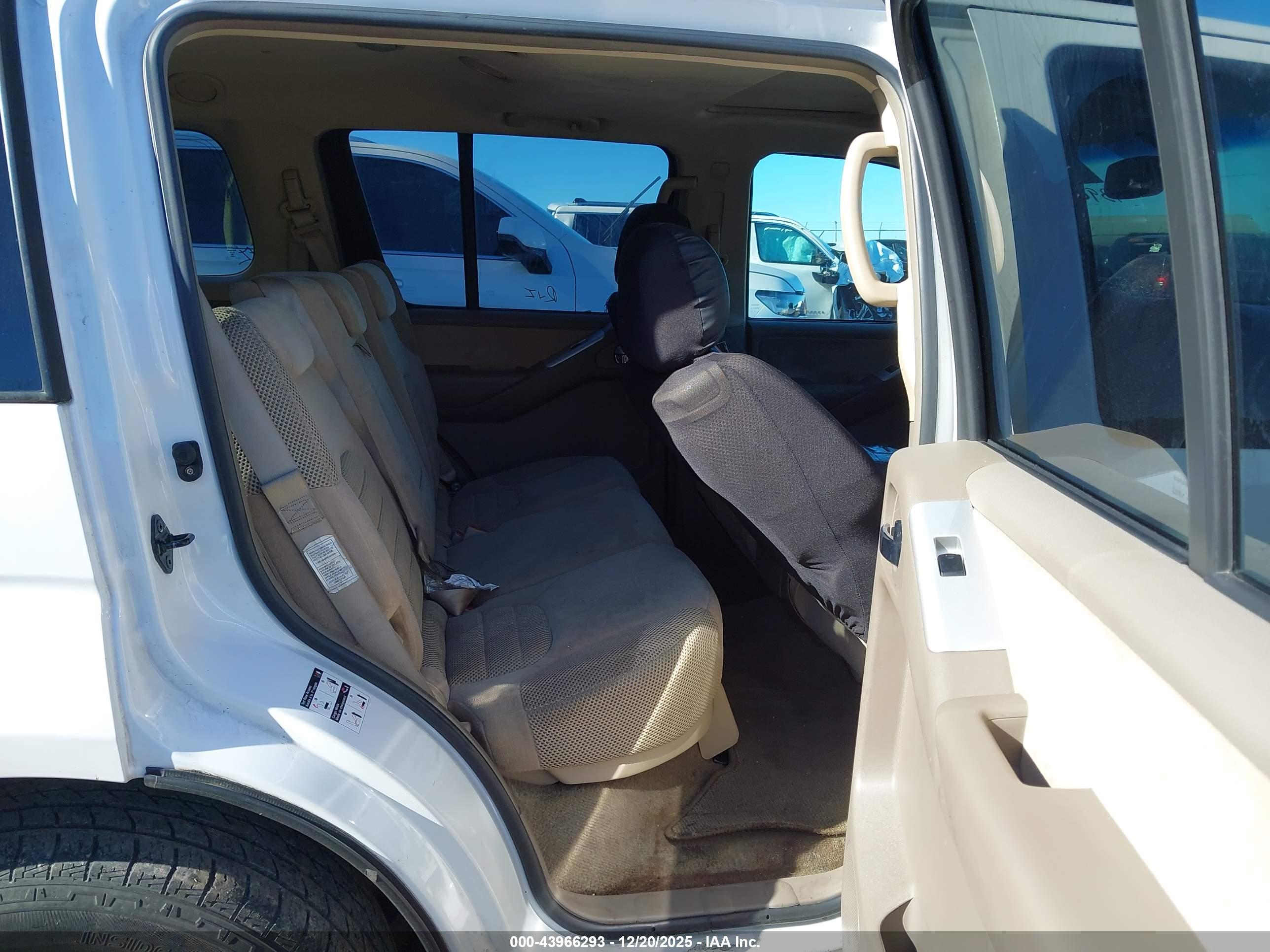 NISSAN PATHFINDER image 8