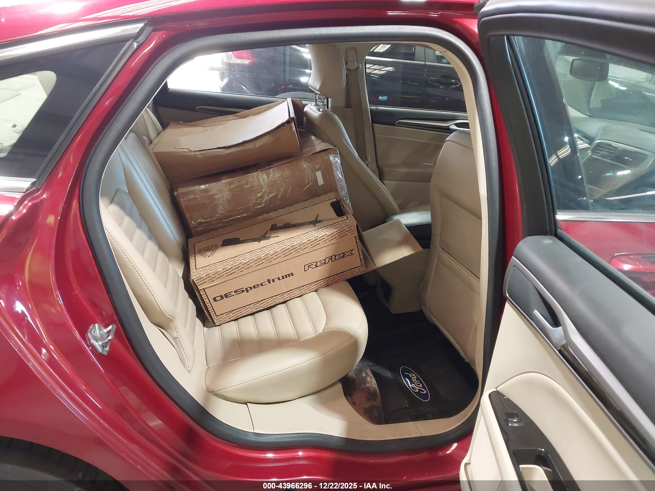 FORD FUSION image 8