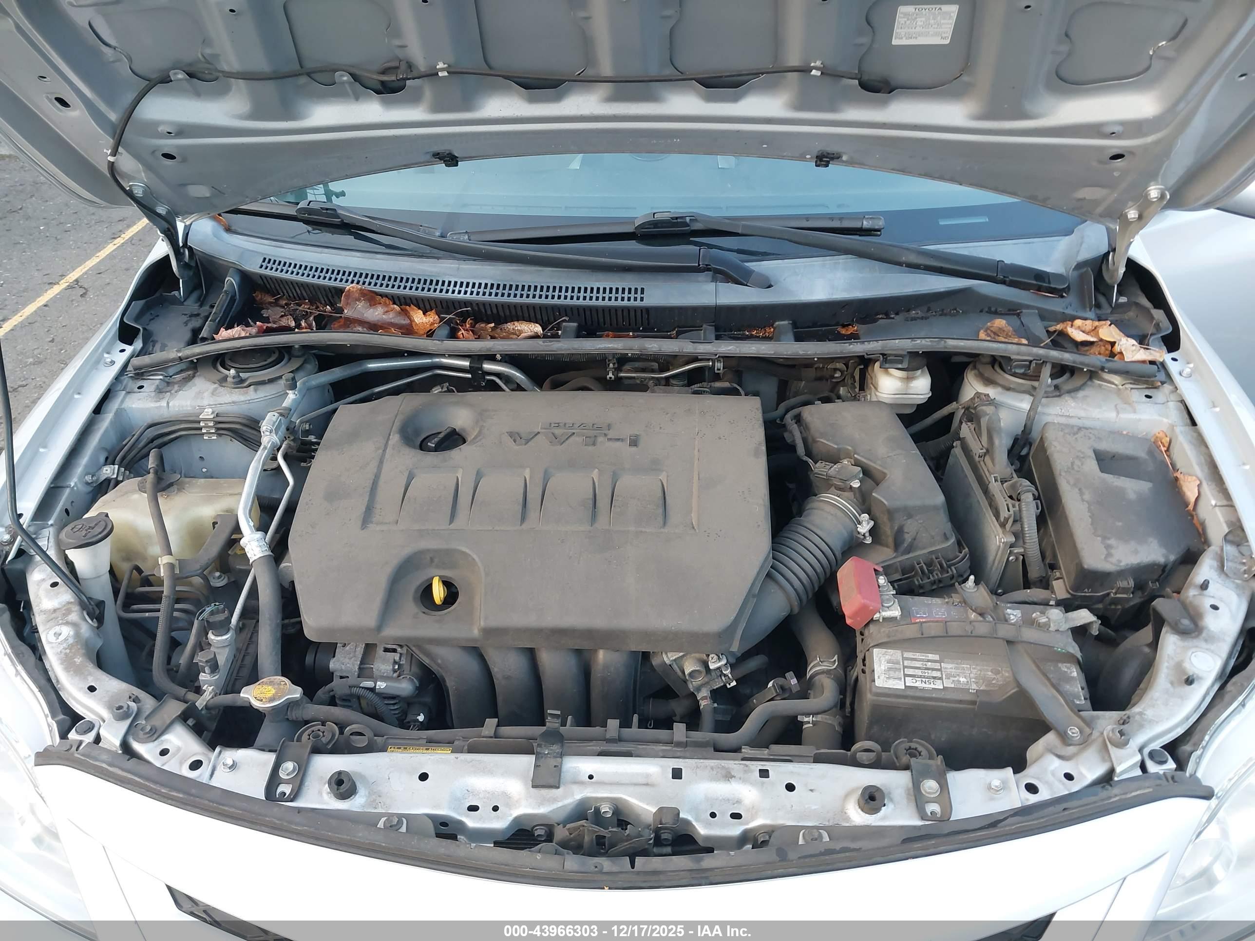 TOYOTA COROLLA image 10
